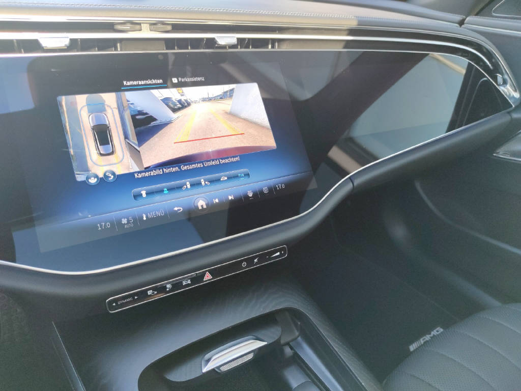 MERCEDES-BENZ E 300 de AMG Line 4Matic T-Modell-image-6