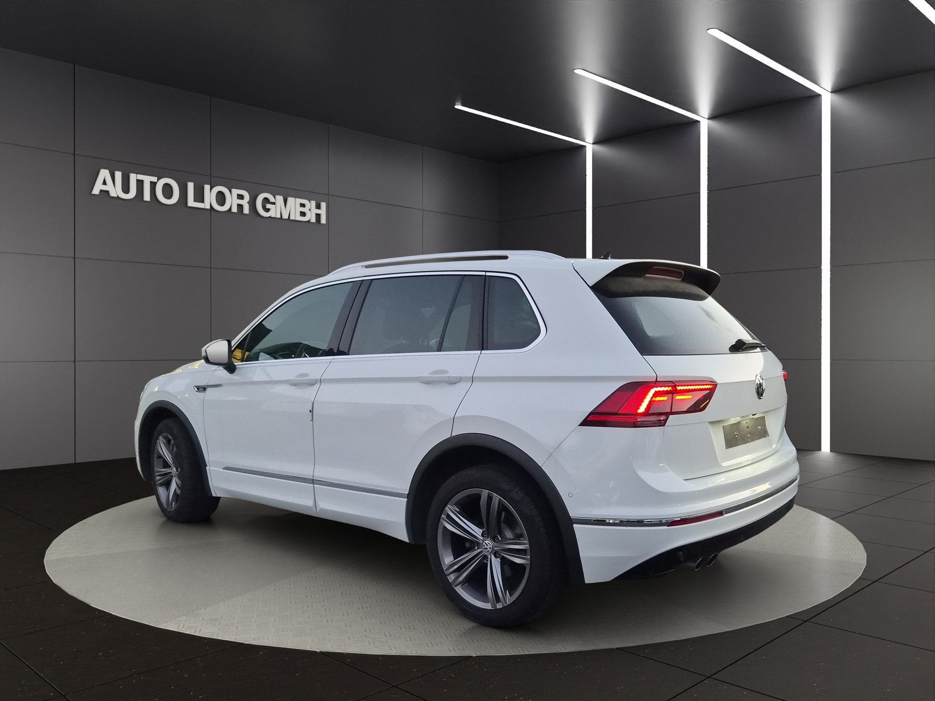 VW Tiguan 2.0 TDI SCR Highline 4Motion DSG-image-6