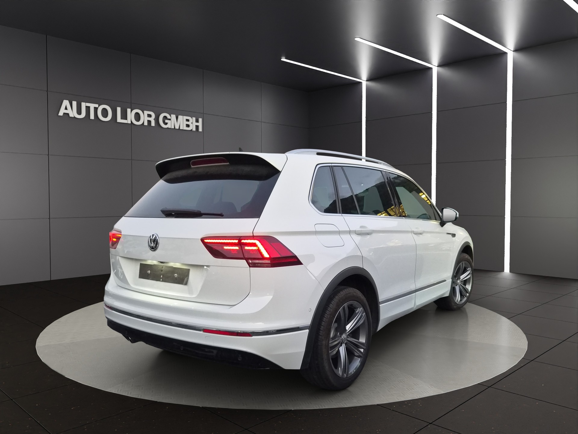 VW Tiguan 2.0 TDI SCR Highline 4Motion DSG-image-3