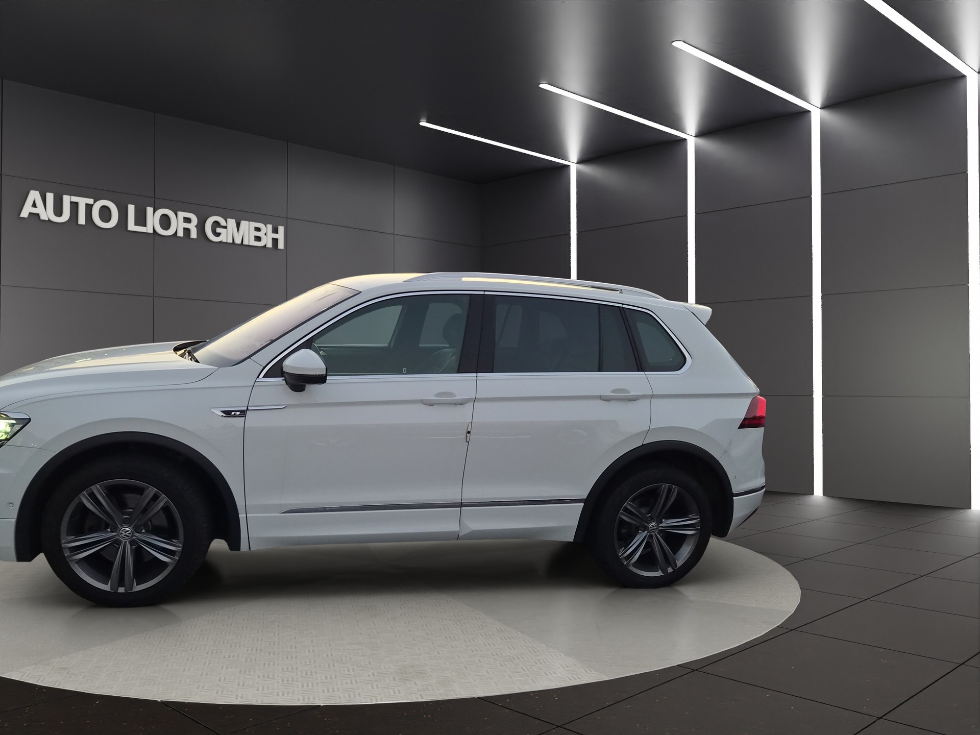 VW Tiguan 2.0 TDI SCR Highline 4Motion DSG-image-5