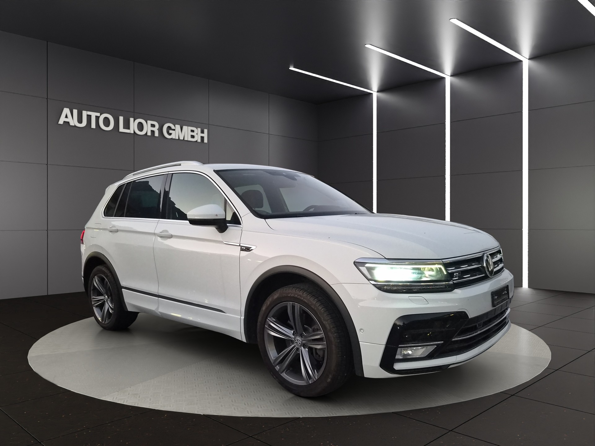 VW Tiguan 2.0 TDI SCR Highline 4Motion DSG-image-2