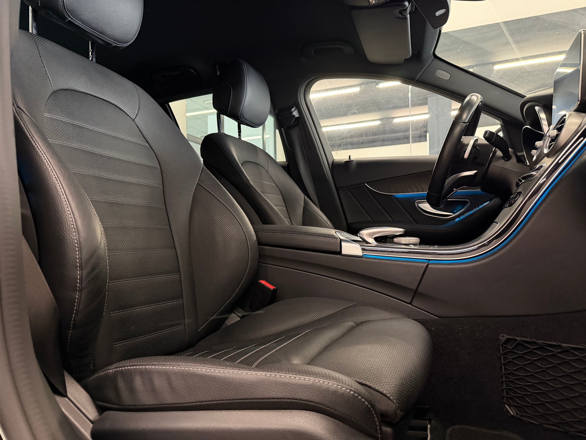 MERCEDES-BENZ C 350 e AMG Line 7G-Tronic-image-27