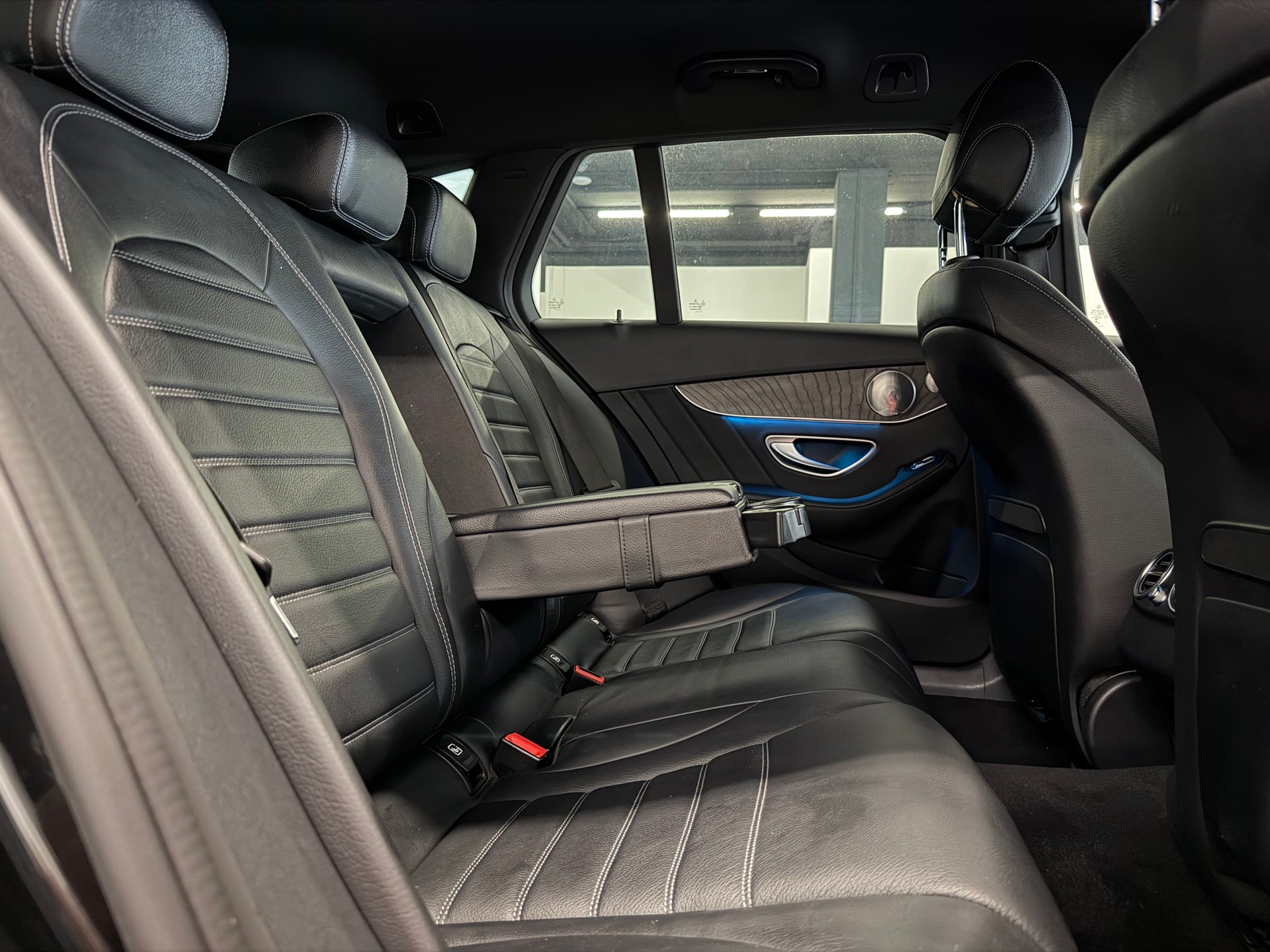 MERCEDES-BENZ C 350 e AMG Line 7G-Tronic-image-26