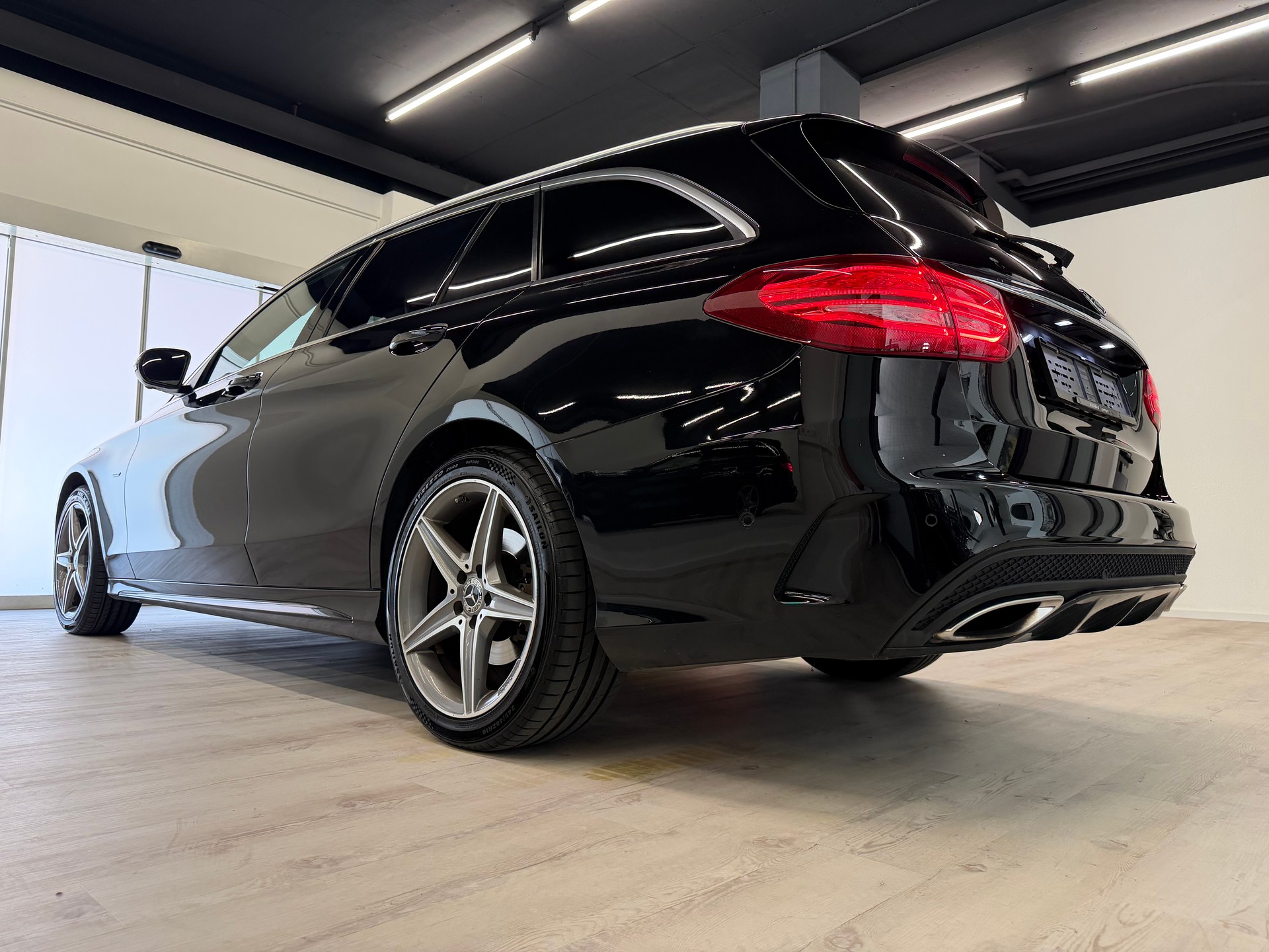 MERCEDES-BENZ C 350 e AMG Line 7G-Tronic-image-12