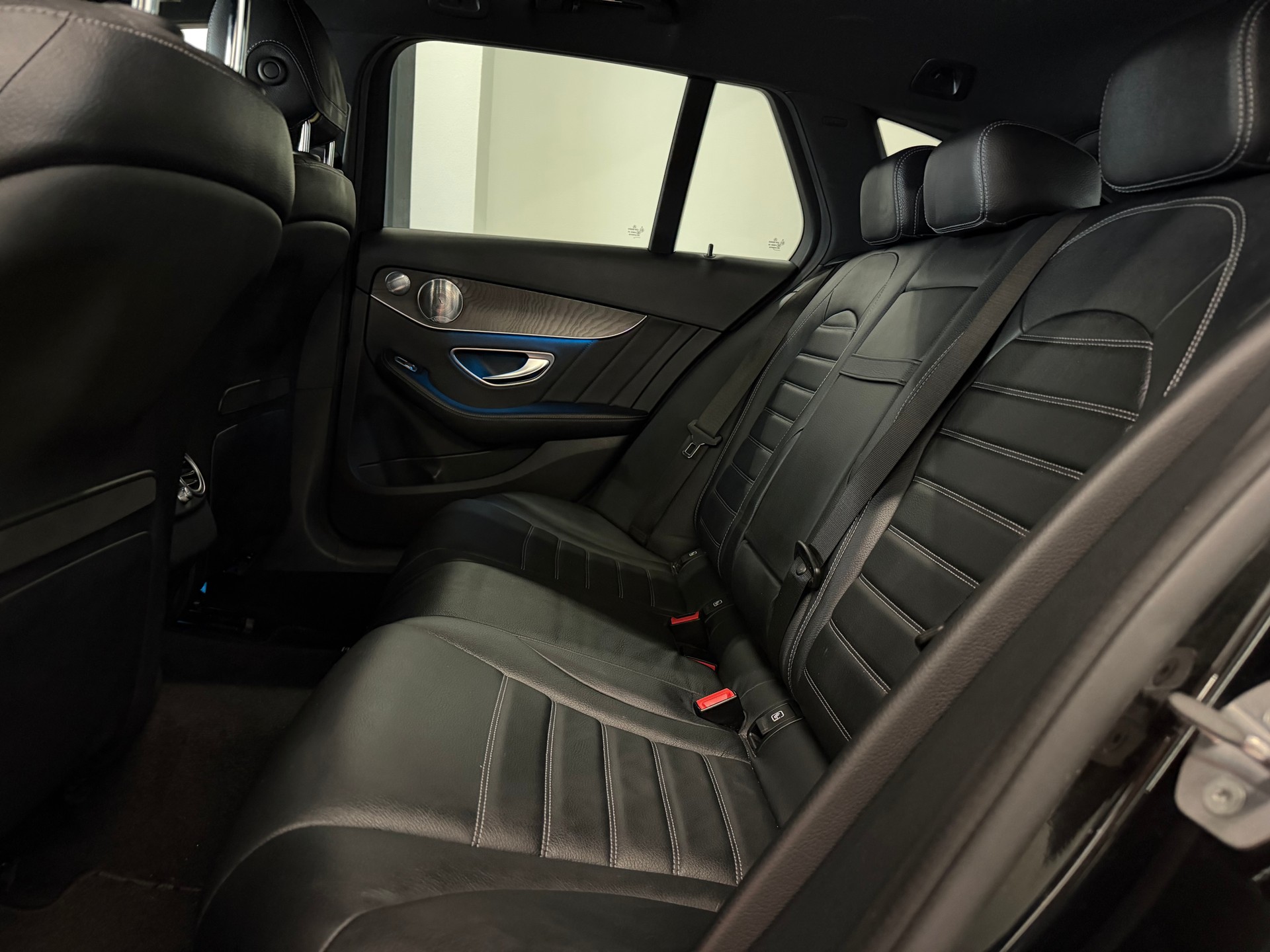 MERCEDES-BENZ C 350 e AMG Line 7G-Tronic-image-20