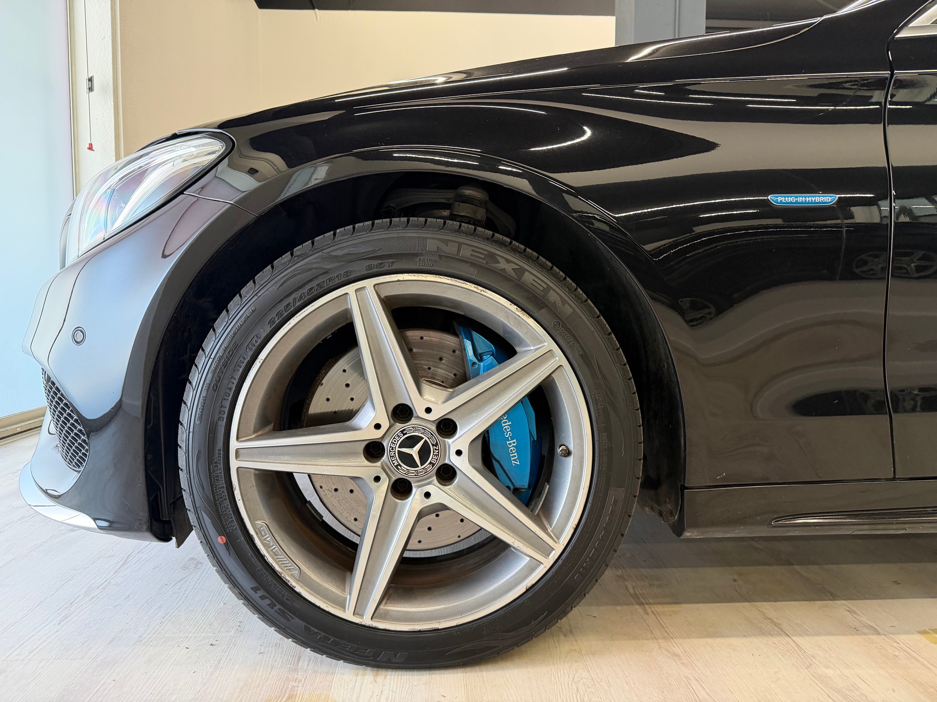 MERCEDES-BENZ C 350 e AMG Line 7G-Tronic-image-16