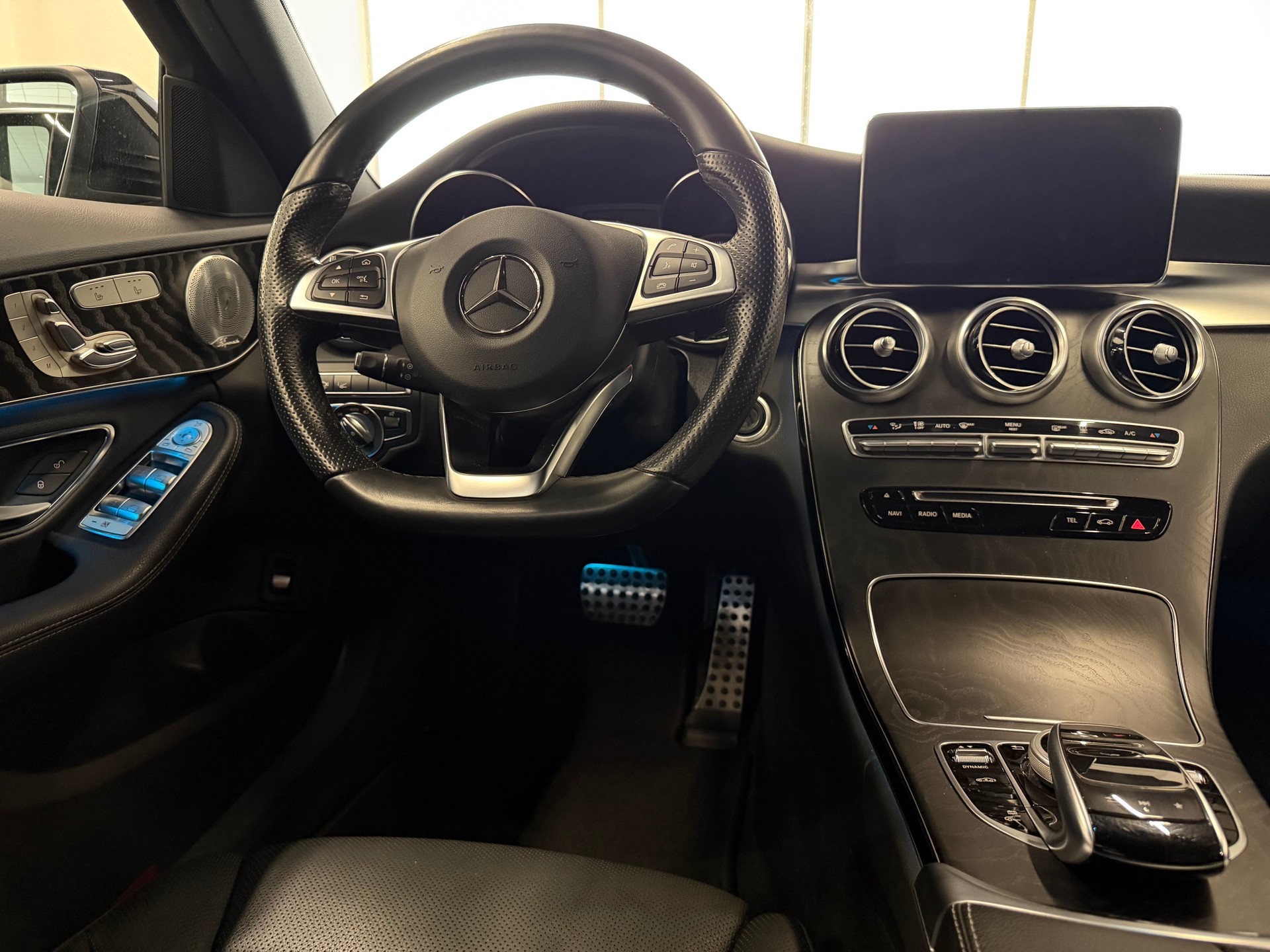 MERCEDES-BENZ C 350 e AMG Line 7G-Tronic-image-21