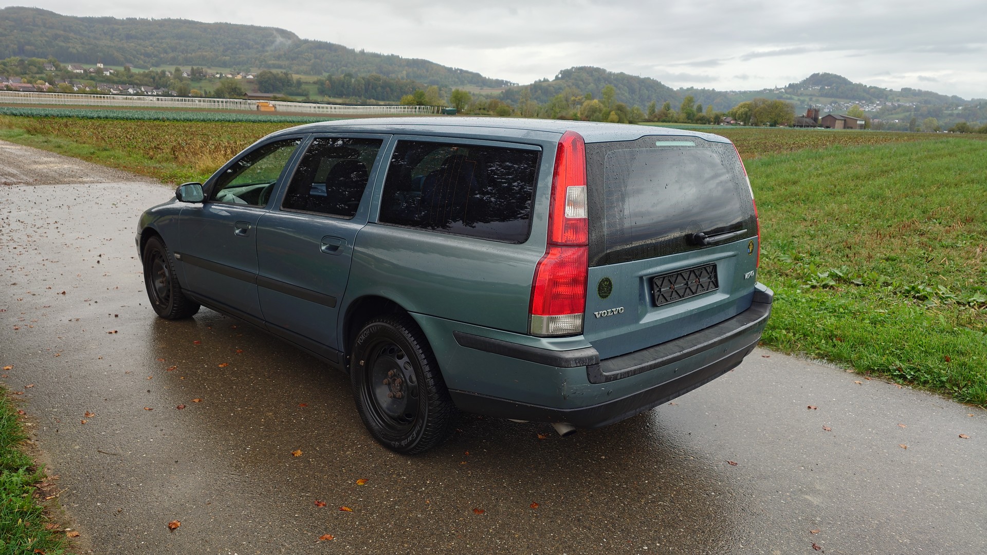 VOLVO V70 2.5T AWD-image-2