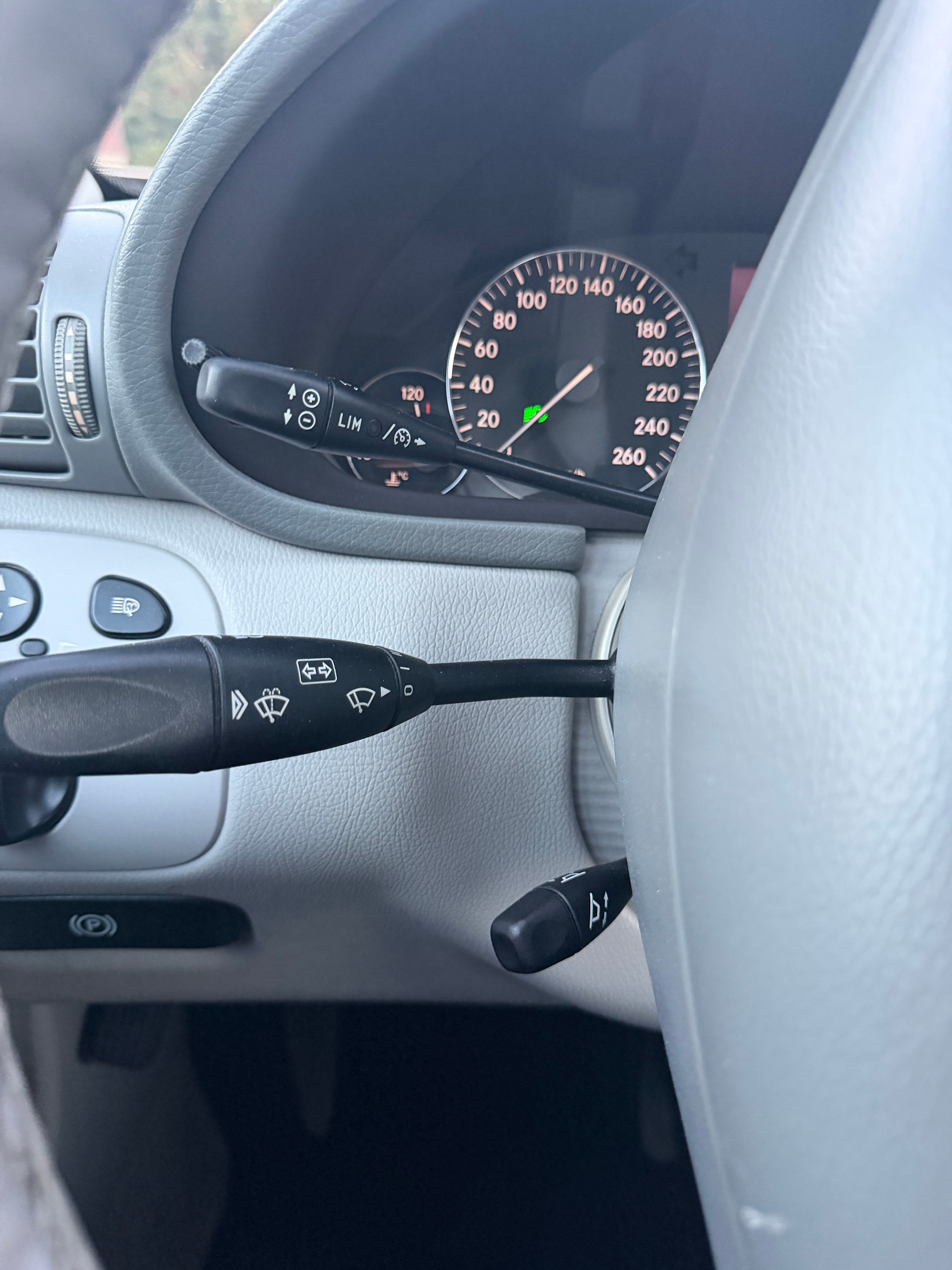 MERCEDES-BENZ C 350 Avantgarde 4Matic Automatic-image-13