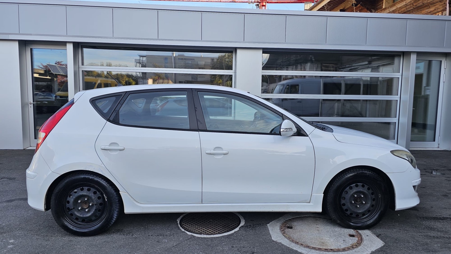 HYUNDAI i30 1.6 Style-image-3