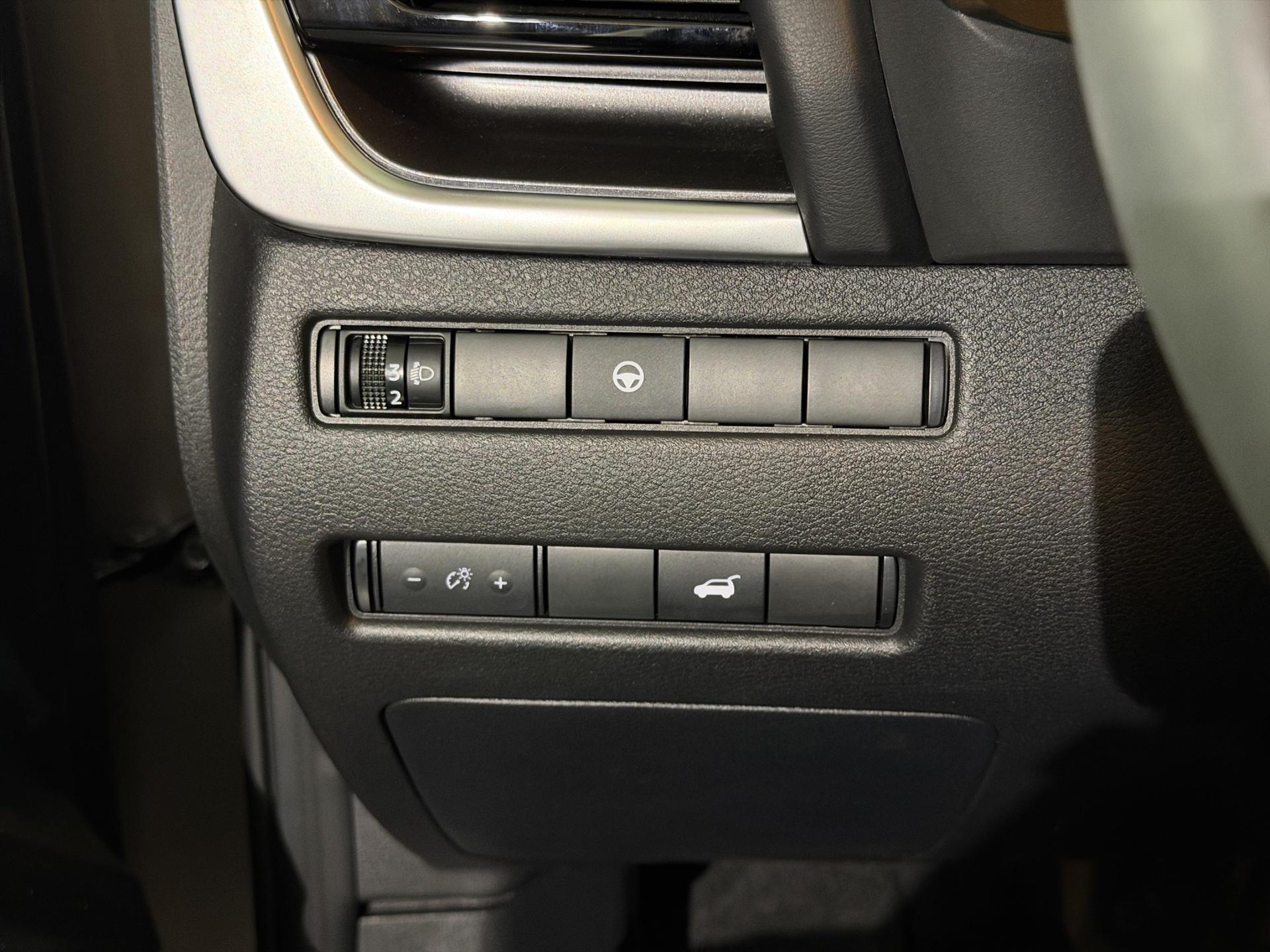 NISSAN X-Trail 1.5 VC-T e-Power 4WD 7 Sitze N-Trek-image-17