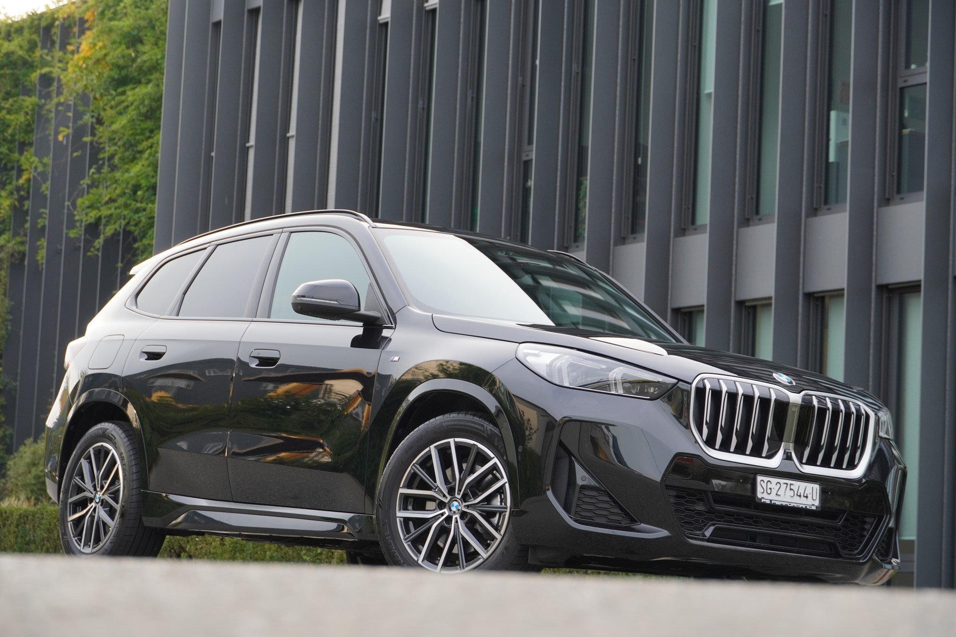 BMW X1 xDrive 23d 48V M Sport Pro//Anhängerkupplung//-image-1