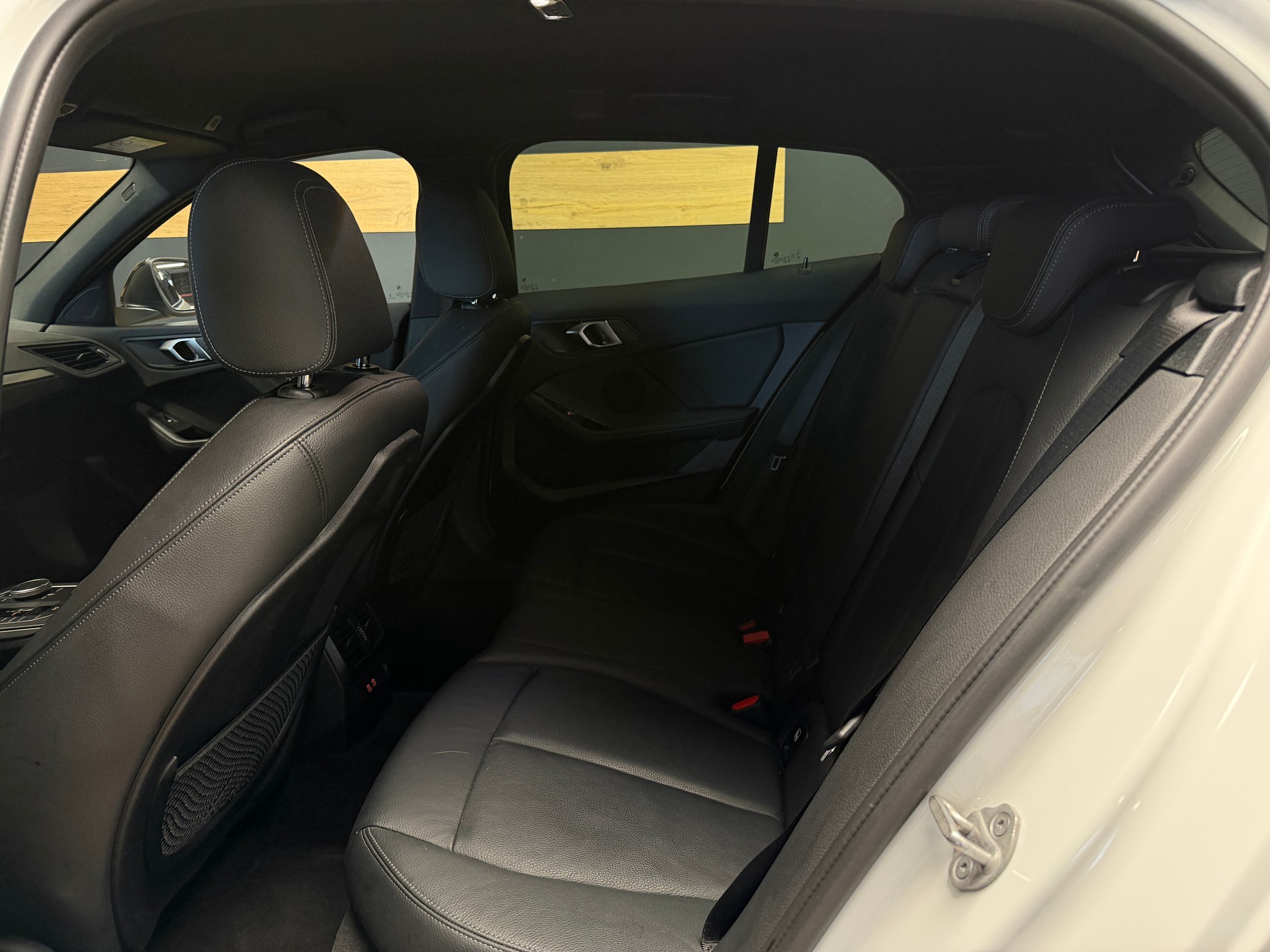 BMW 118i Pure M Sport Steptronic-image-16