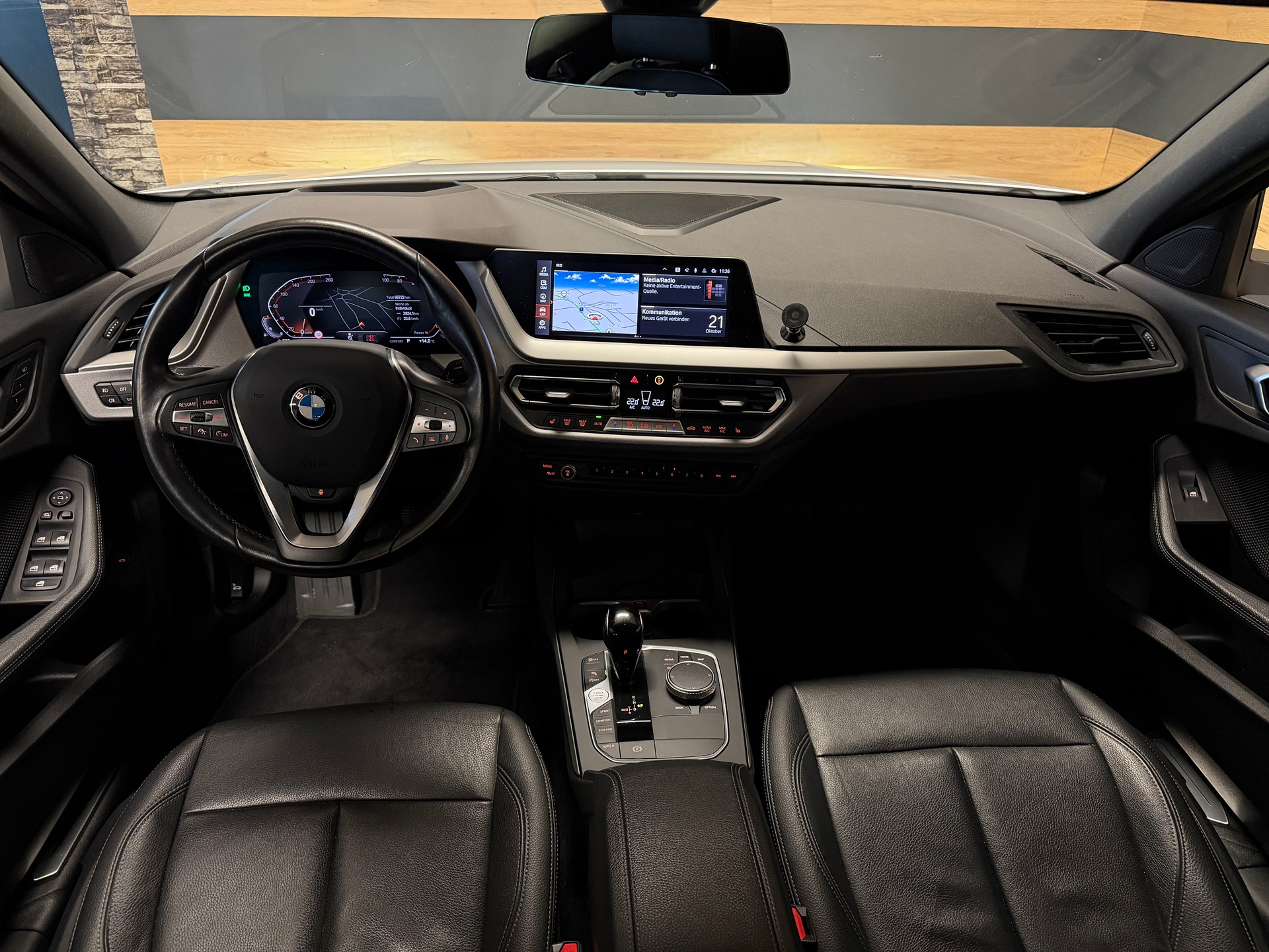 BMW 118i Pure M Sport Steptronic-image-10