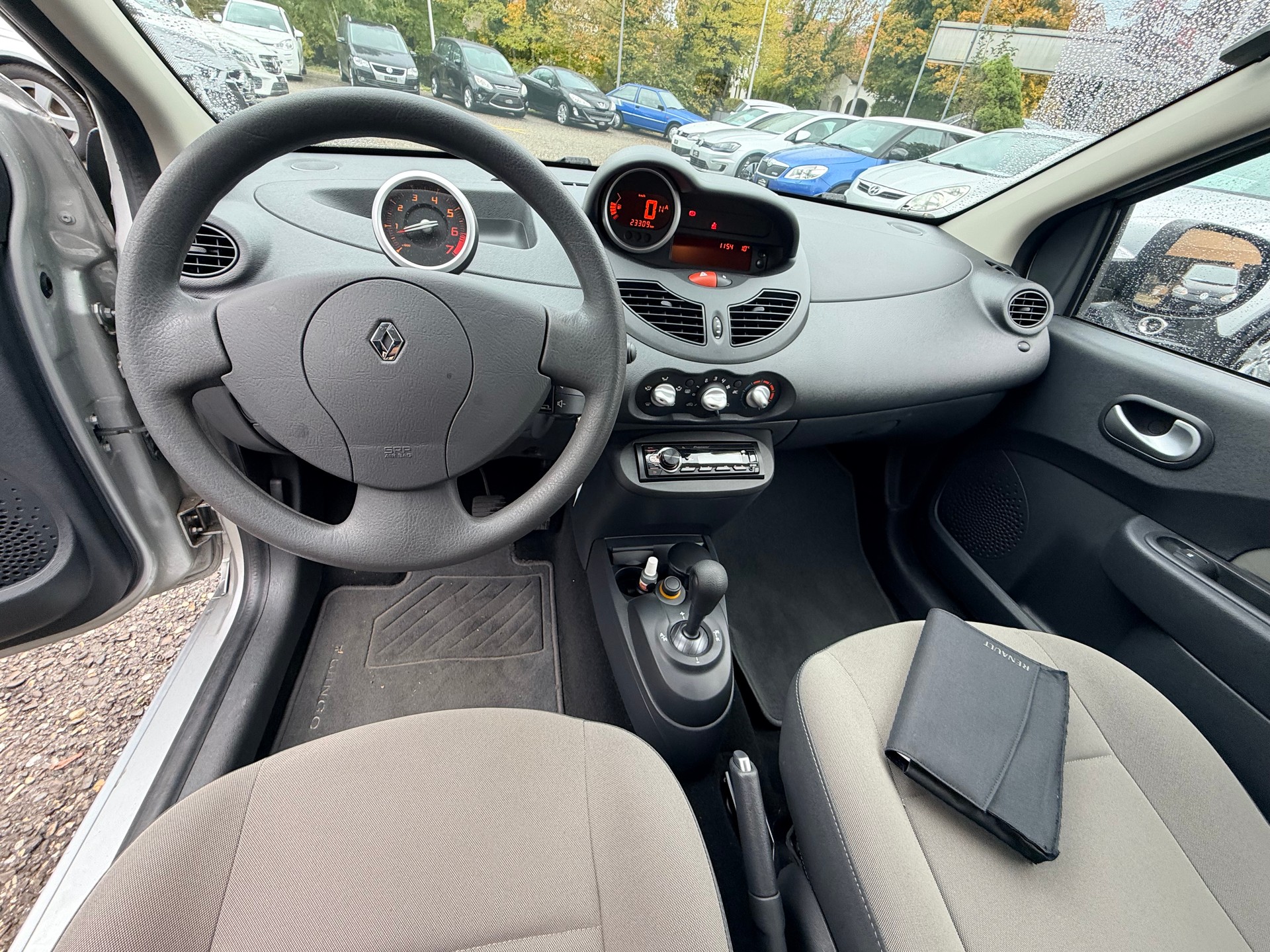 RENAULT Twingo 1.2 16V Night&Day Quickshift-image-16
