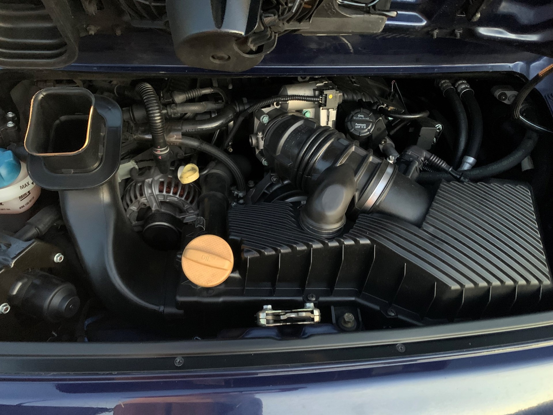 PORSCHE 911 Carrera 4-image-6