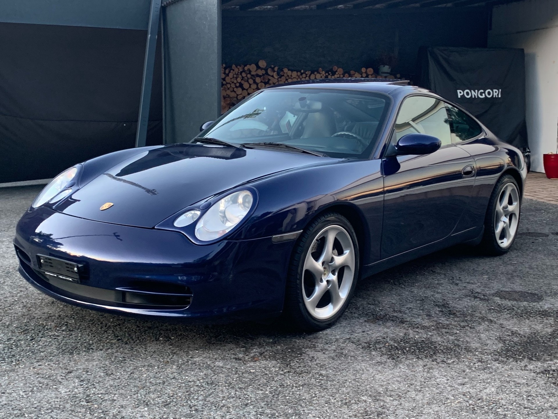 PORSCHE 911 Carrera 4-image-8