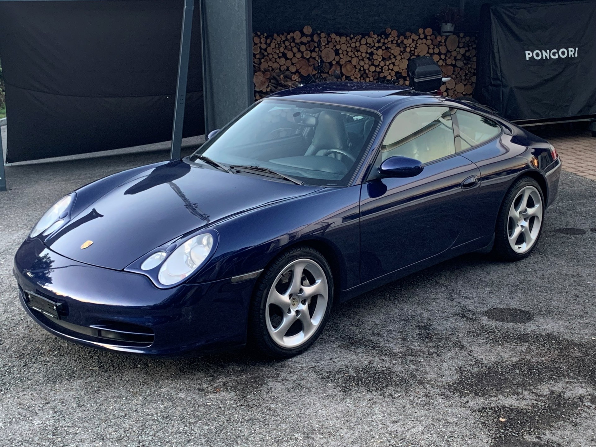 PORSCHE 911 Carrera 4-image-2