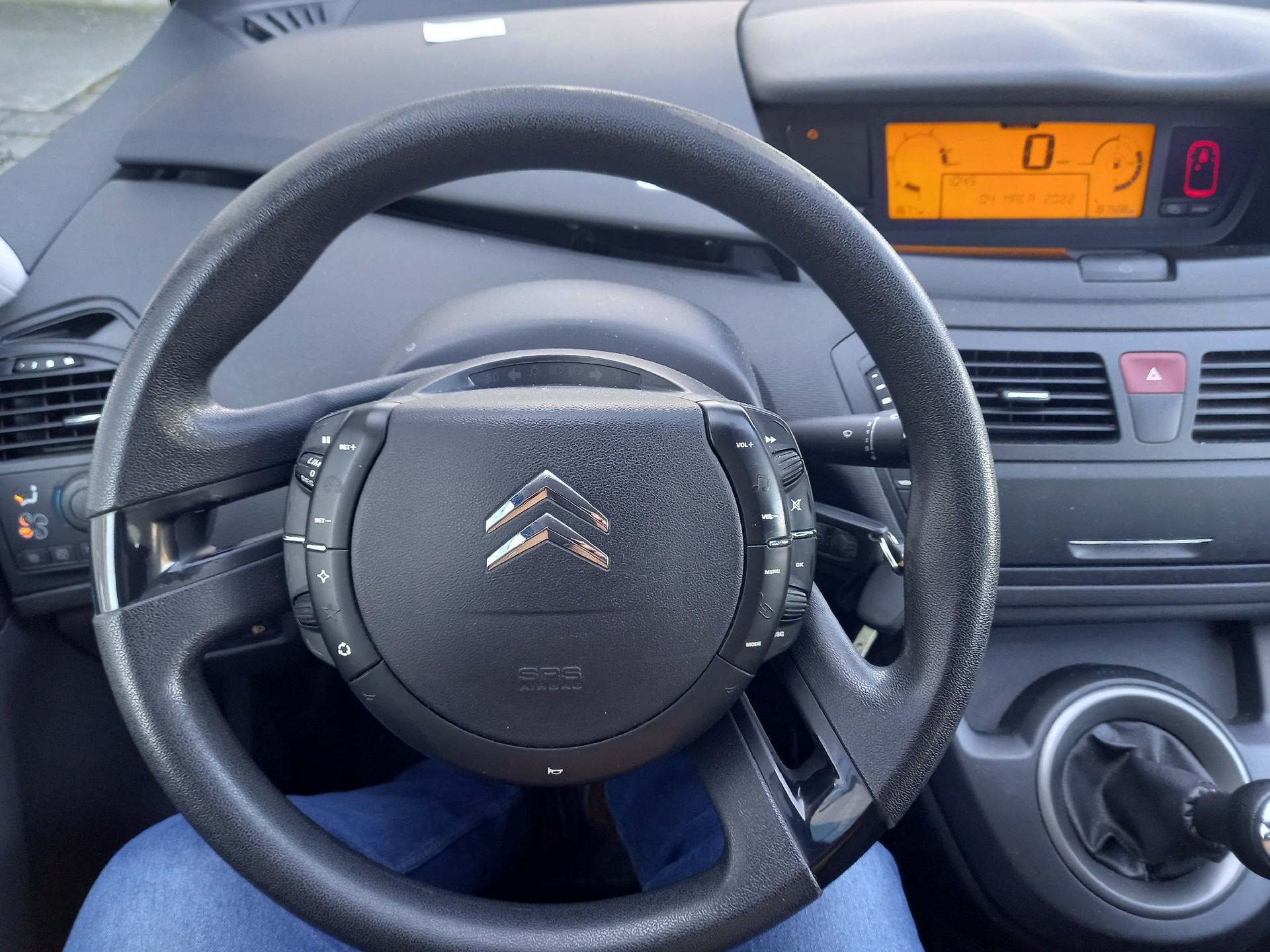 CITROEN Grand C4 Picasso 1.6 HDI 16V Dynamique-image-11