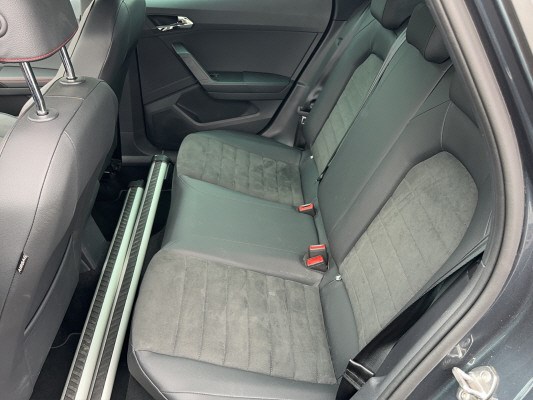 SEAT Arona 1.0TGI CNG SWISS FR-image-12