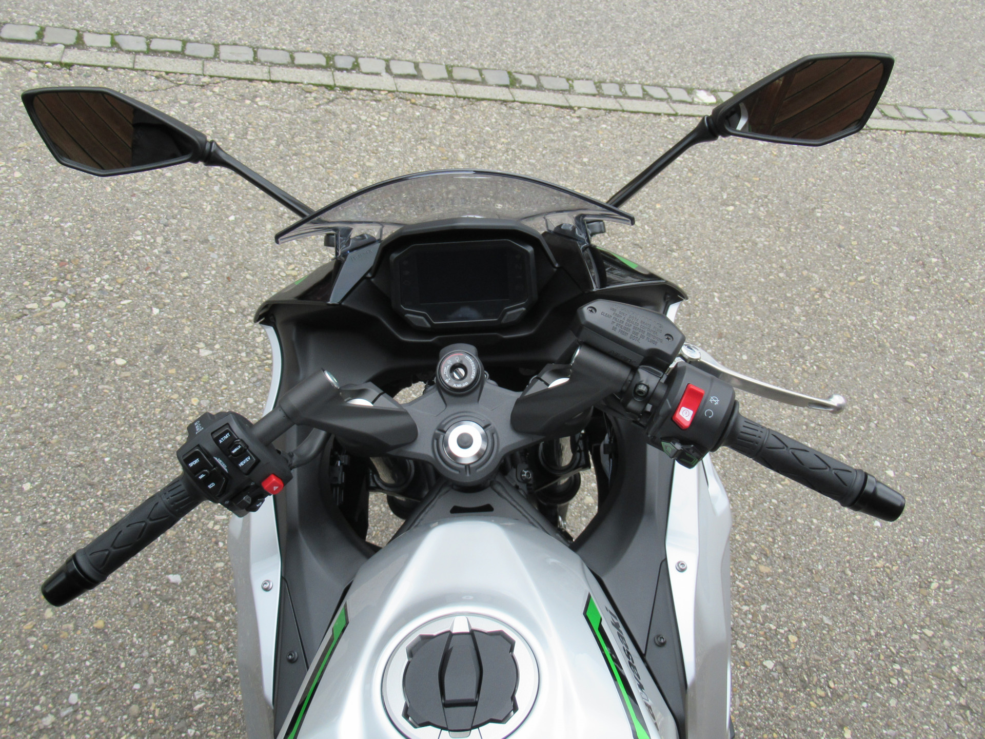 KAWASAKI Ninja 7 Hybrid-image-9