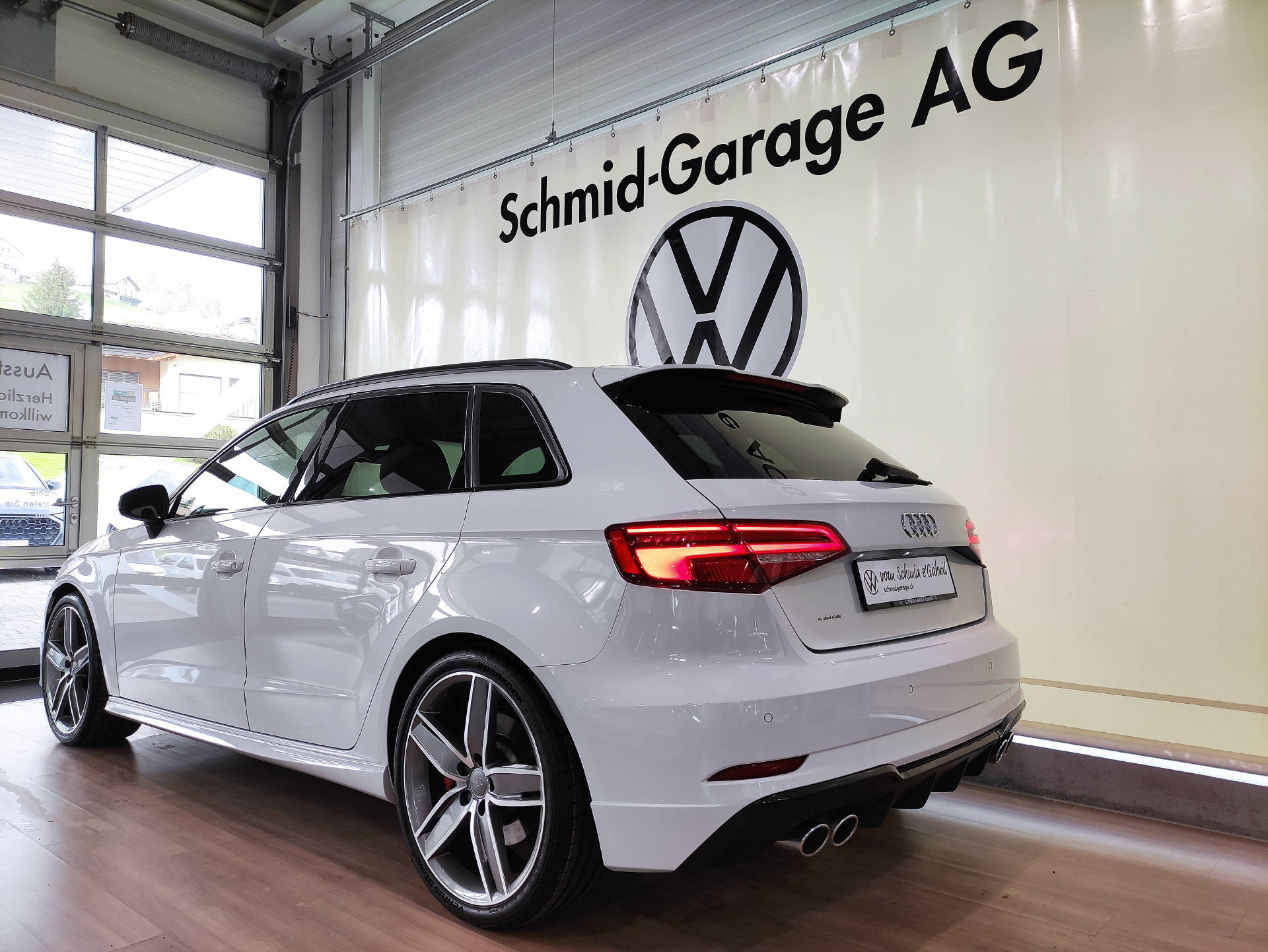 AUDI S3 Sportback 2.0 TFSI quattro S-Tronic-image-15