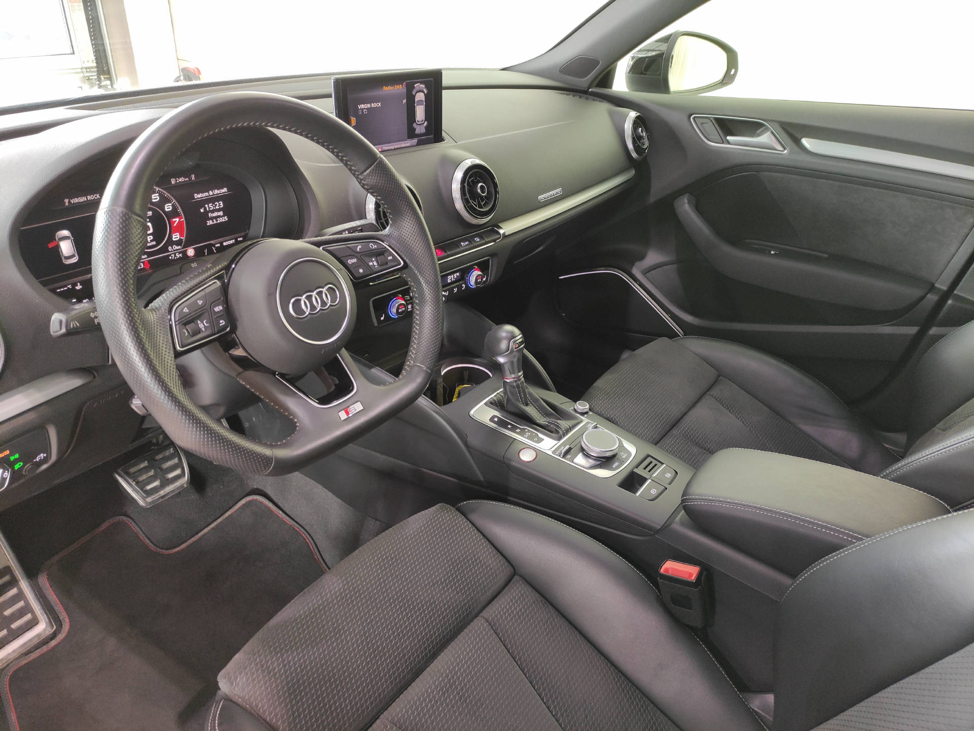 AUDI S3 Sportback 2.0 TFSI quattro S-Tronic-image-2