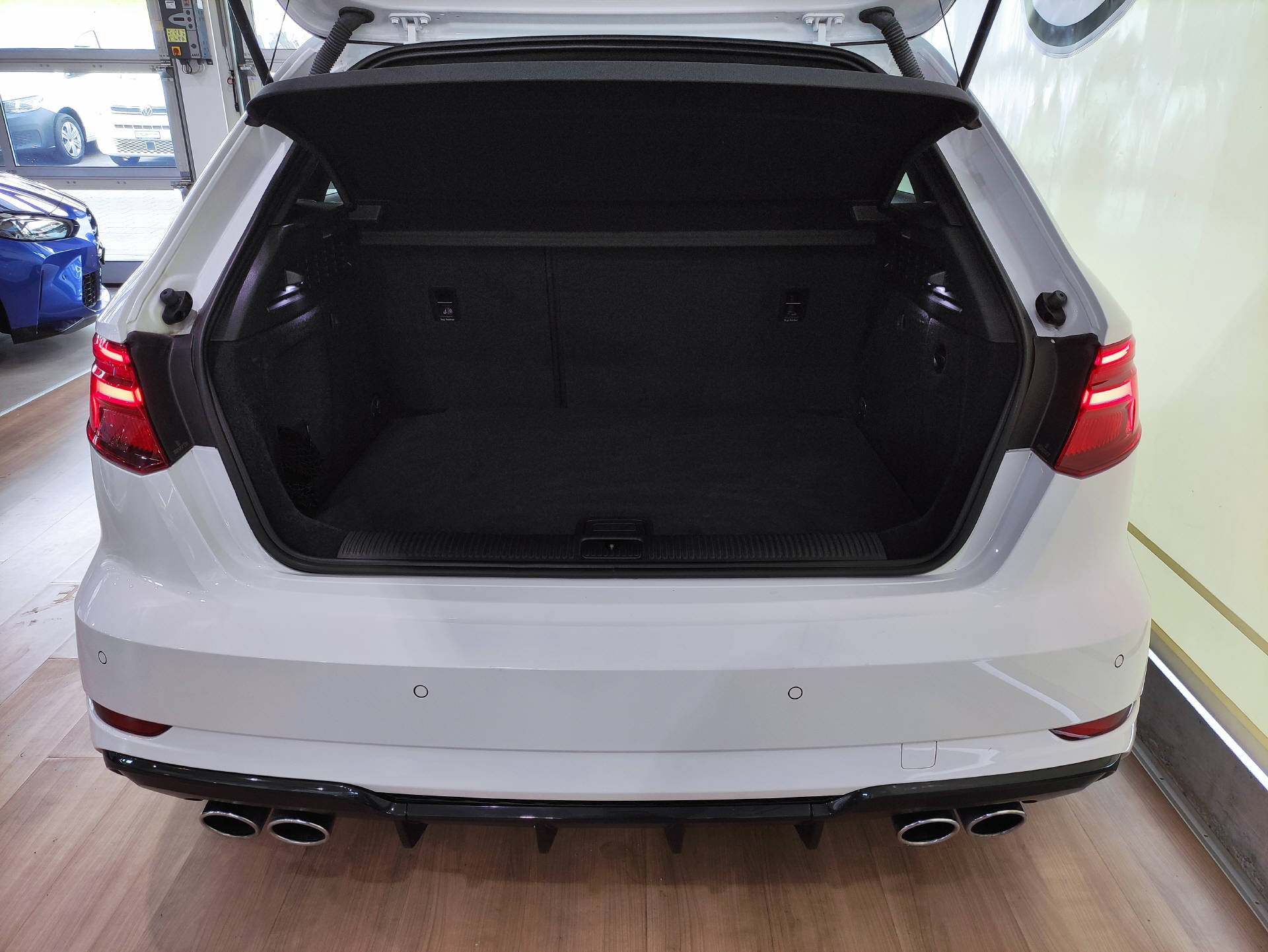 AUDI S3 Sportback 2.0 TFSI quattro S-Tronic-image-13