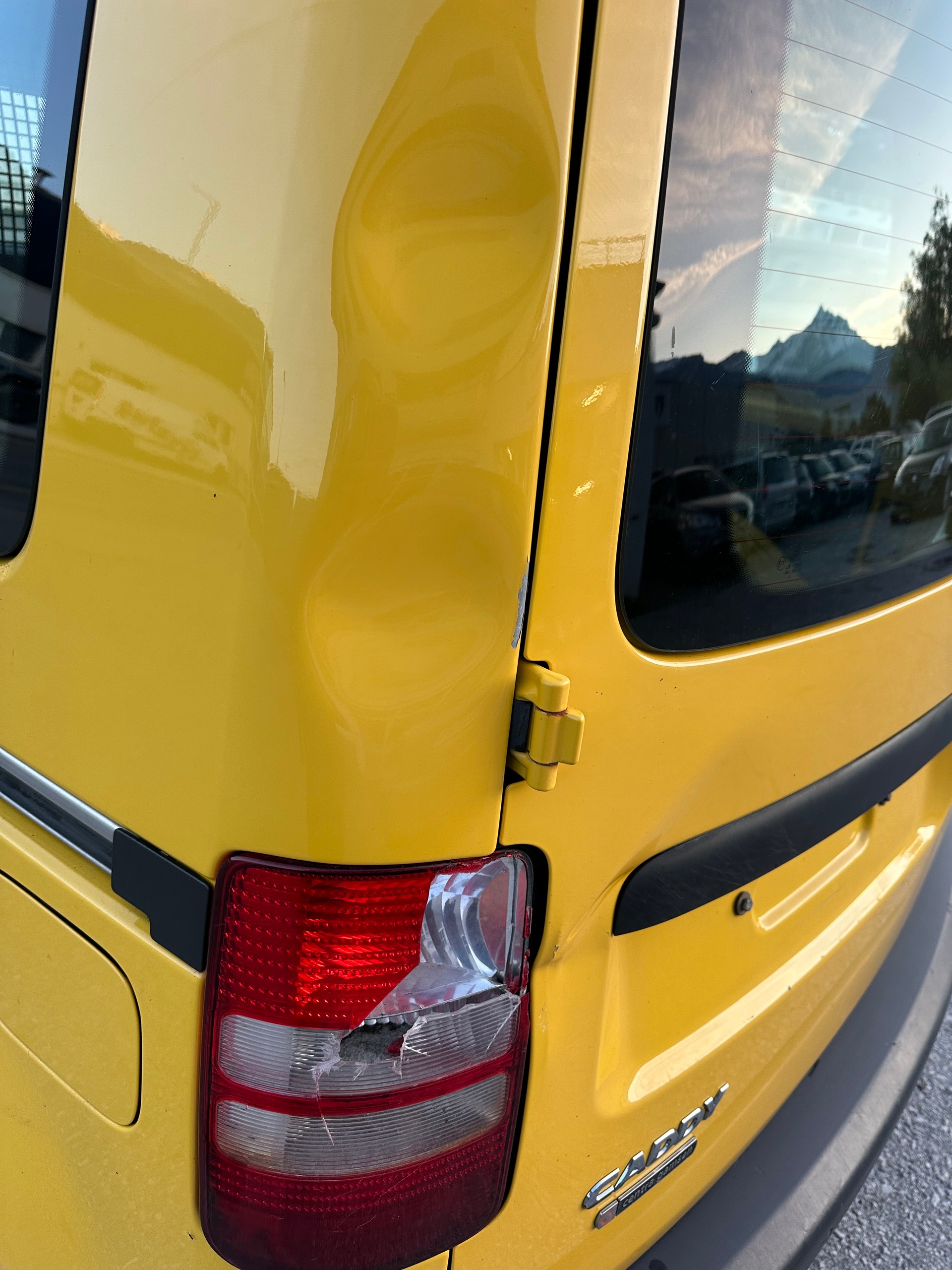VW Caddy 2.0 TDI 4Motion-image-12