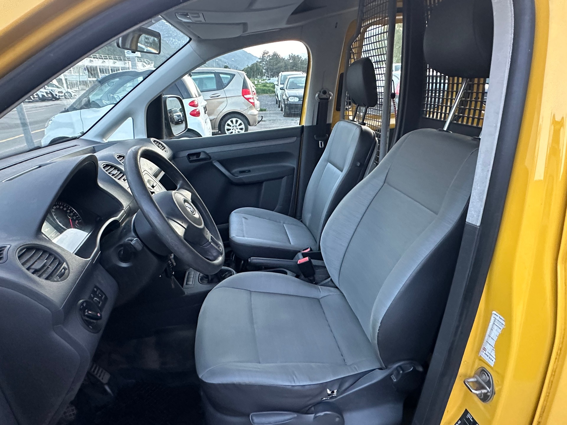 VW Caddy 2.0 TDI 4Motion-image-6