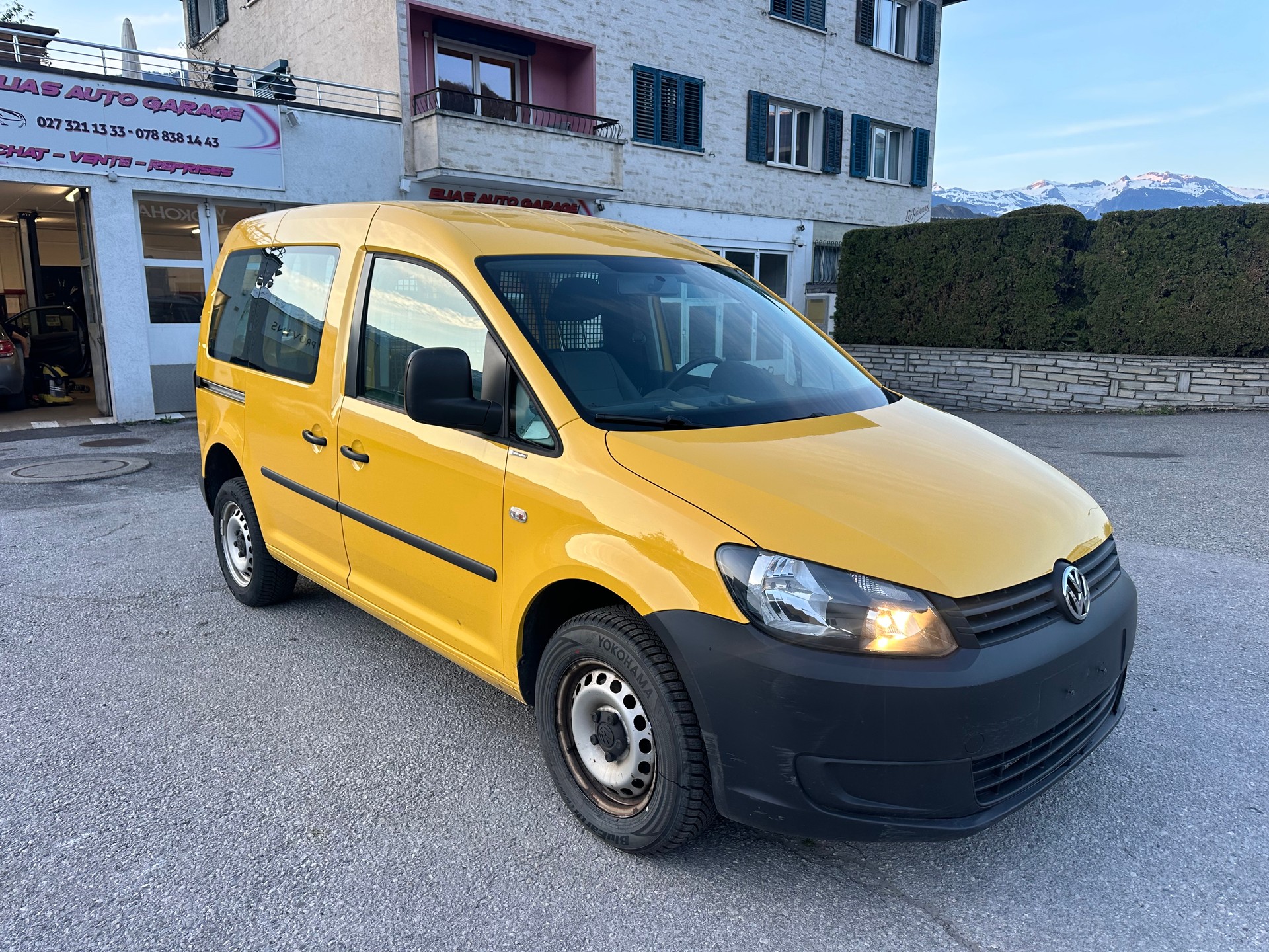 VW Caddy 2.0 TDI 4Motion-image-2