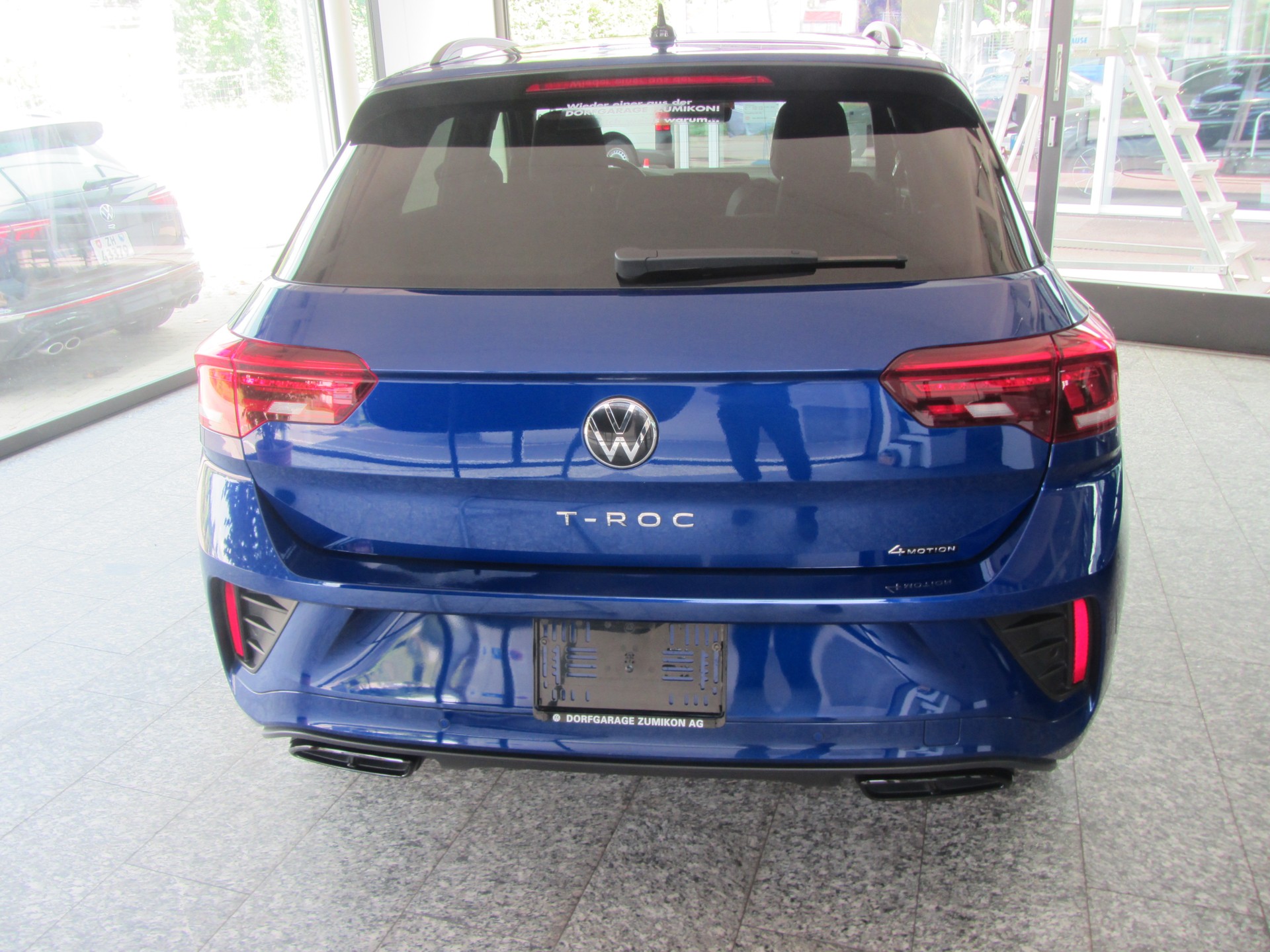 VW T-Roc 2.0 TSI R-Line DSG 4Motion-image-3