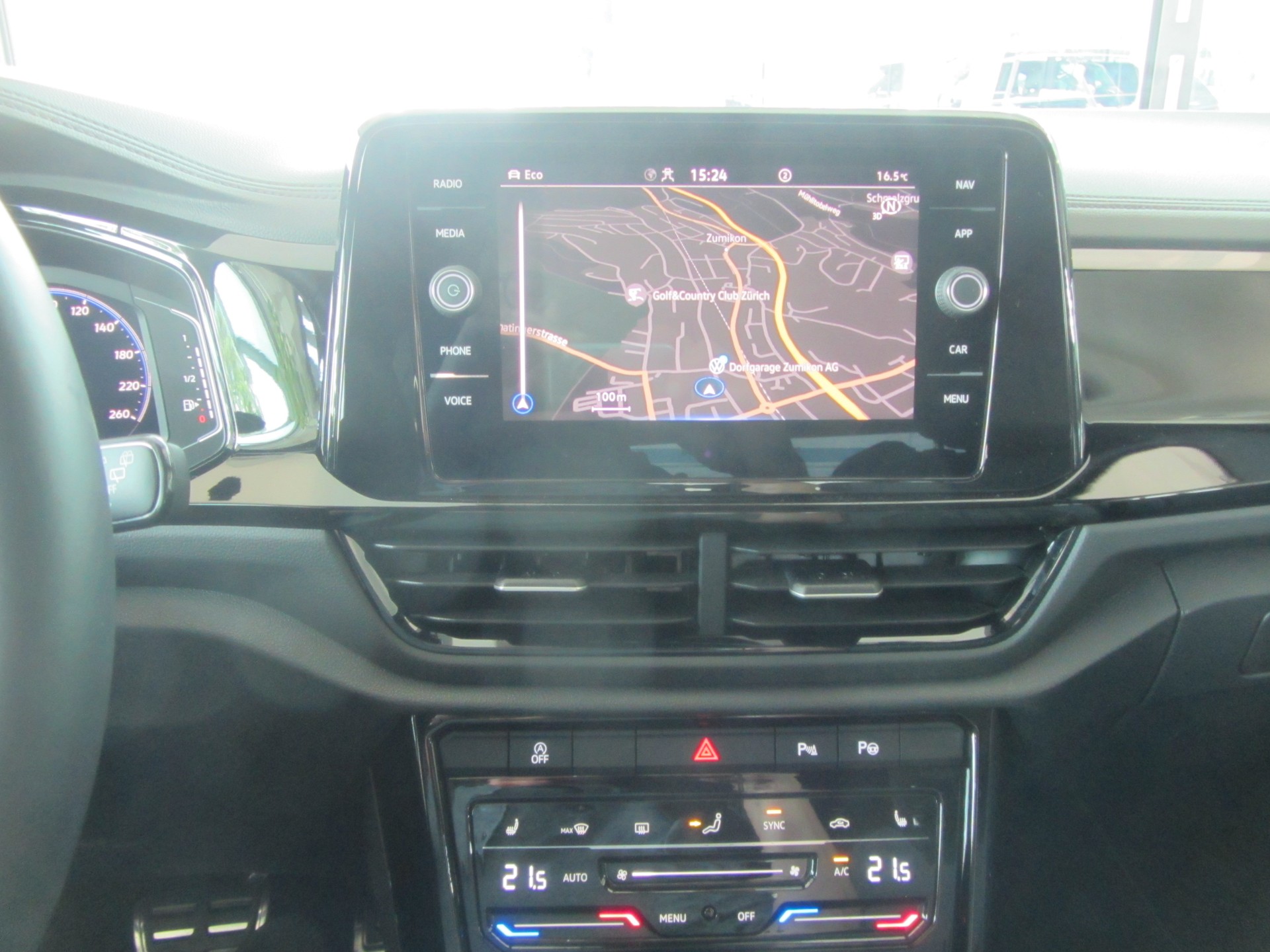VW T-Roc 2.0 TSI R-Line DSG 4Motion-image-7