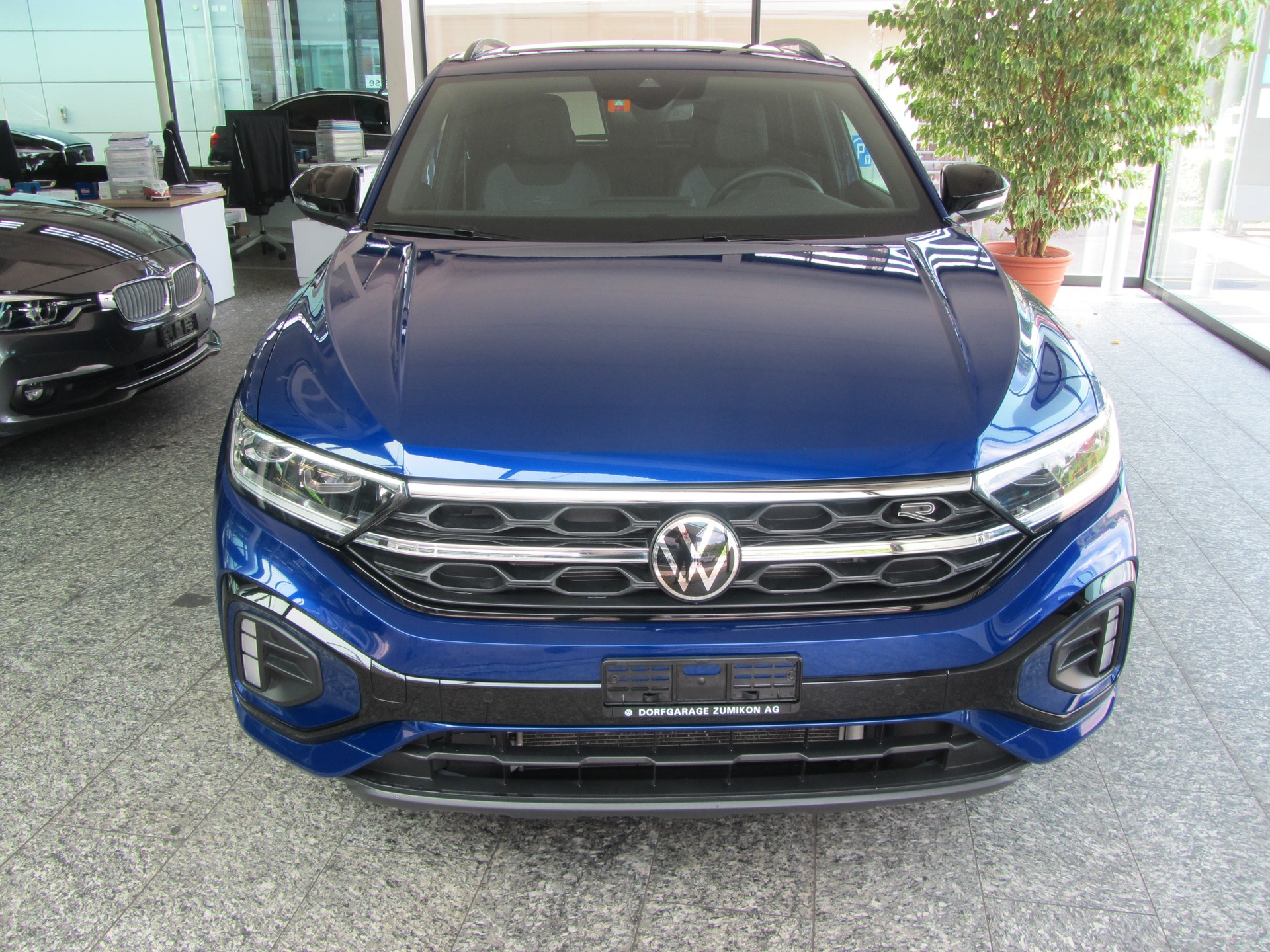 VW T-Roc 2.0 TSI R-Line DSG 4Motion-image-0