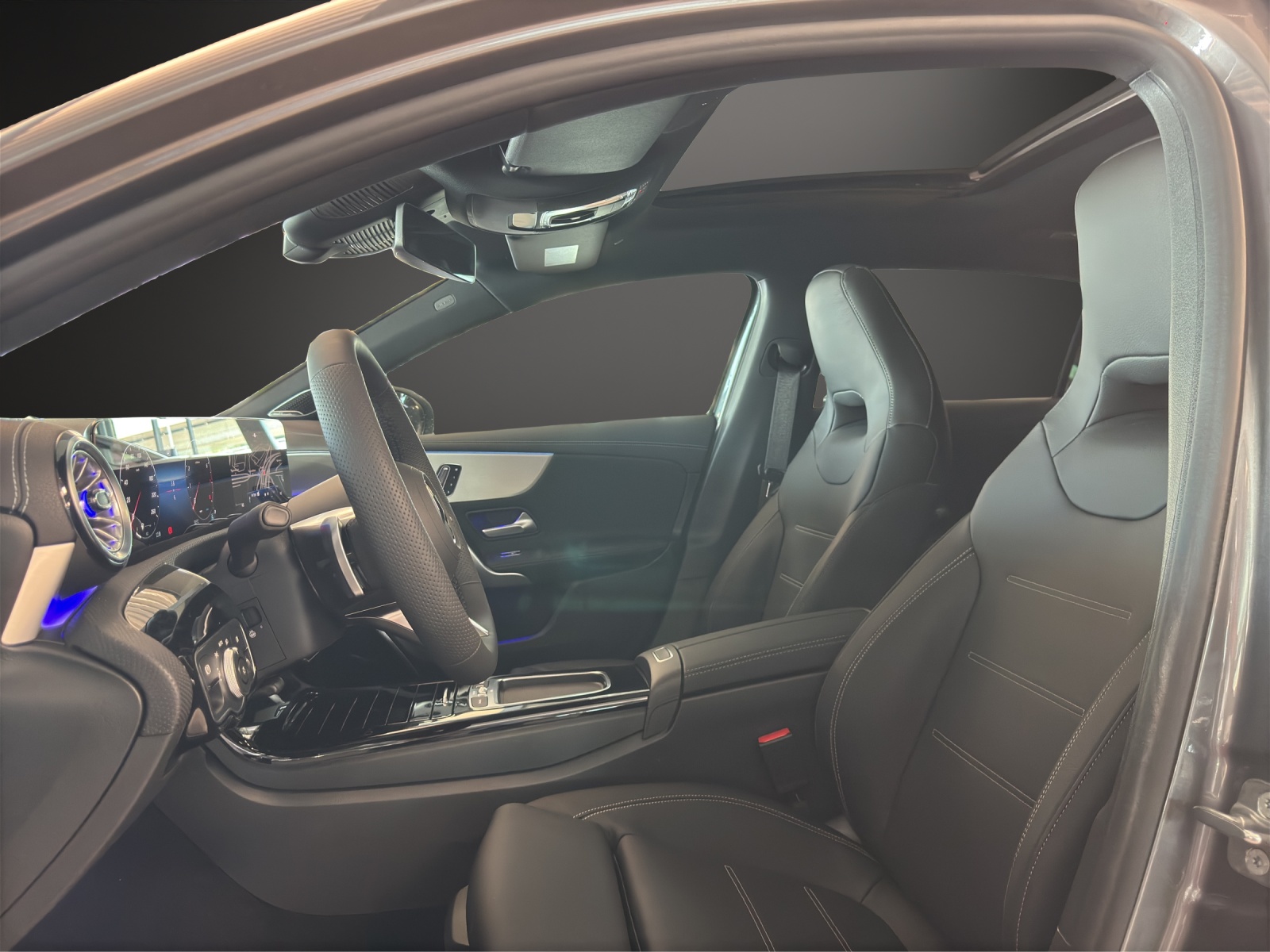 MERCEDES-BENZ A 250 4Matic 8G-DCT AMG Line-image-8