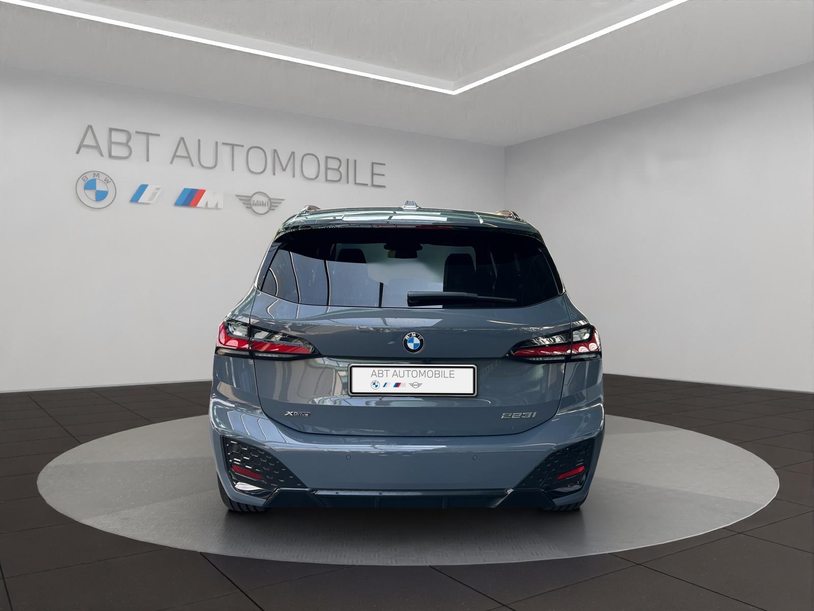 BMW 223i xDrive Active Tourer-image-4