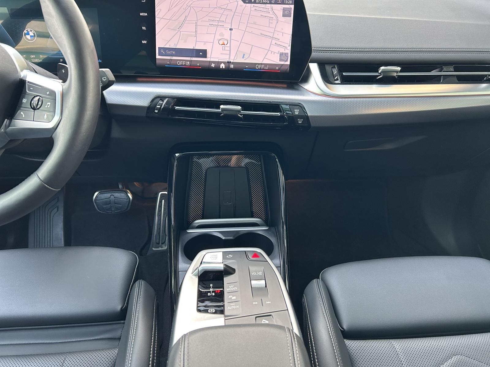 BMW 223i xDrive Active Tourer-image-14