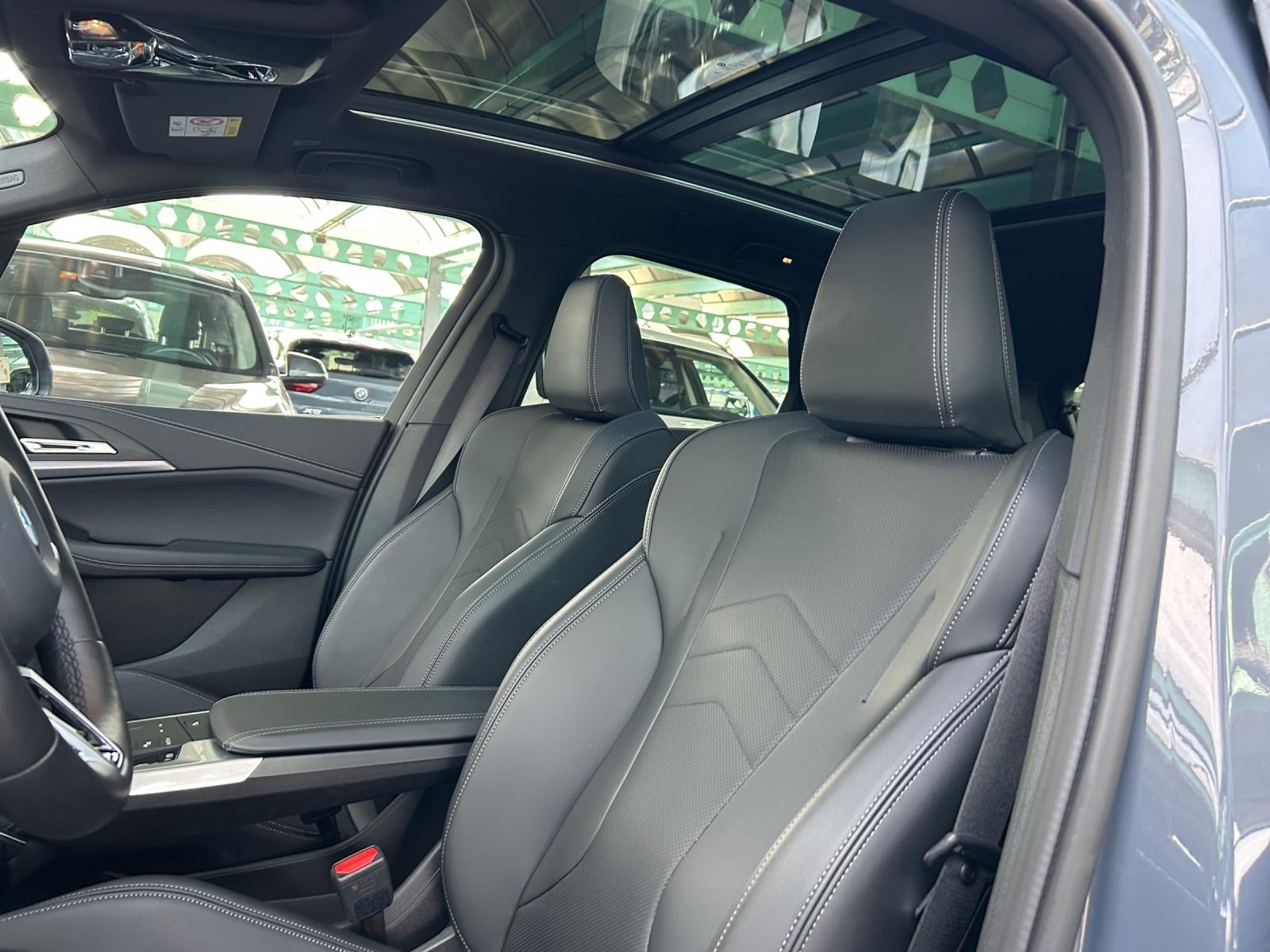 BMW 223i xDrive Active Tourer-image-11