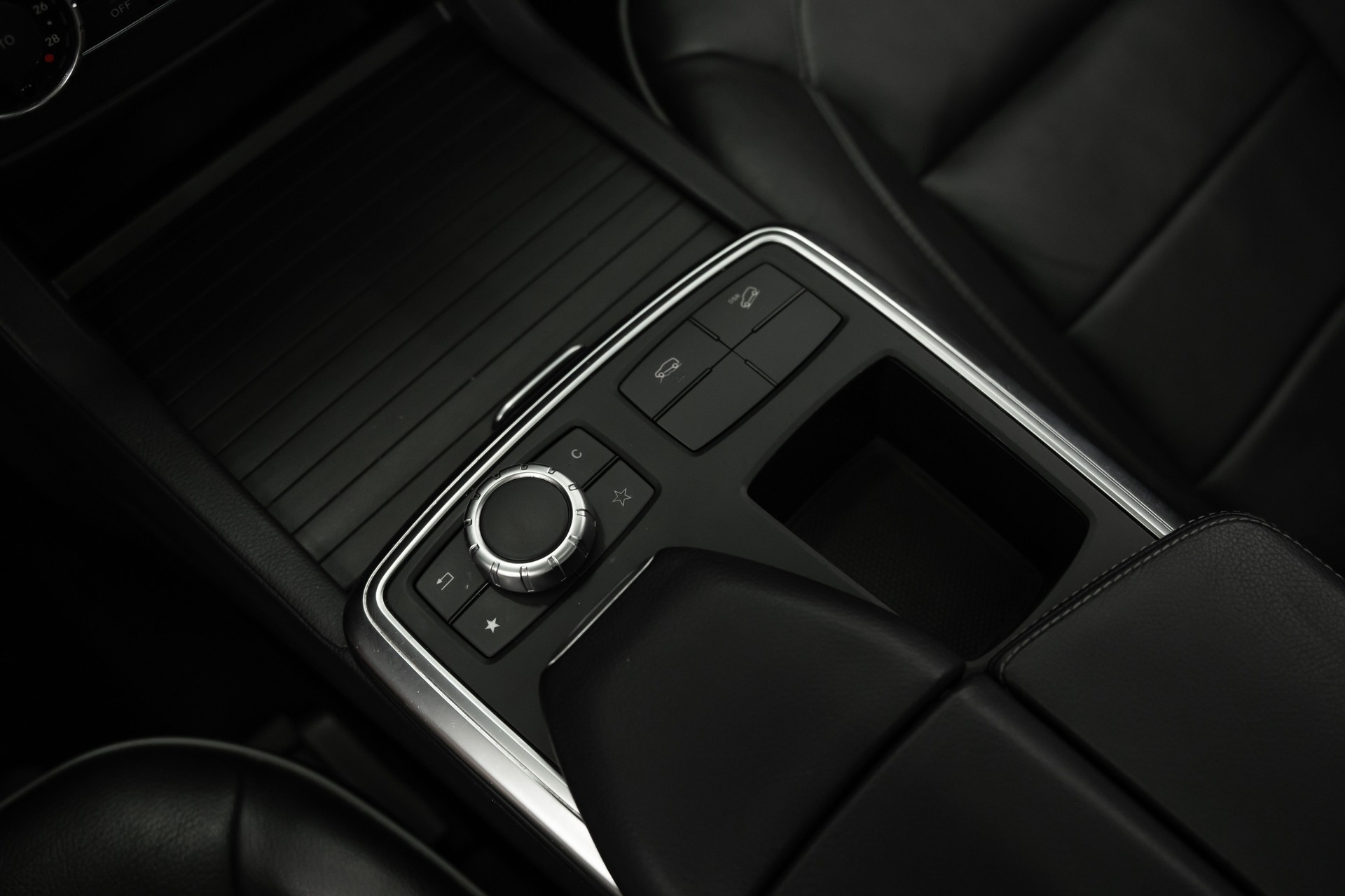 MERCEDES-BENZ ML 350 BlueTEC Edition 4Matic 7G-Tronic-image-14