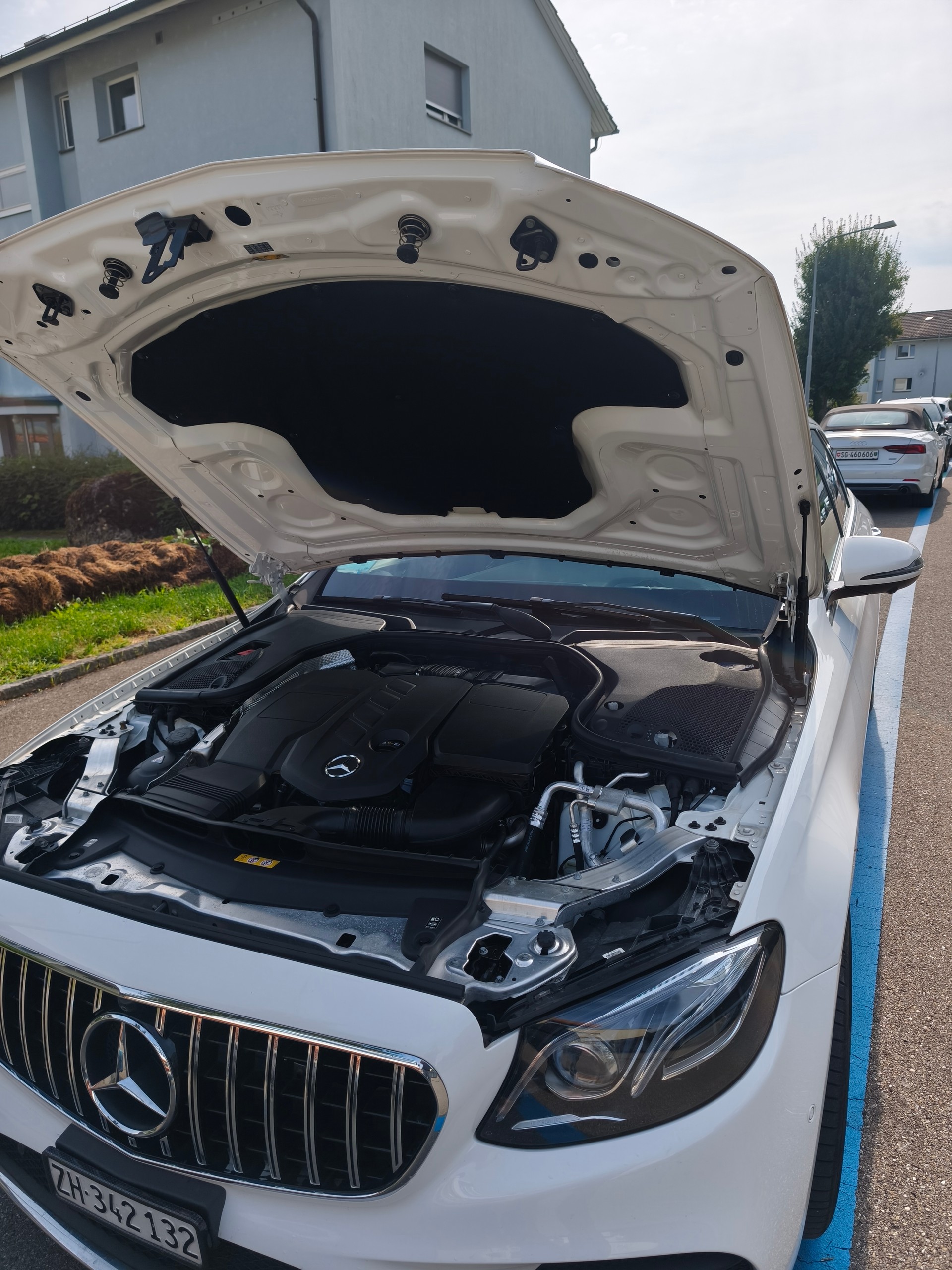 MERCEDES-BENZ E 220 d 9G-Tronic-image-5