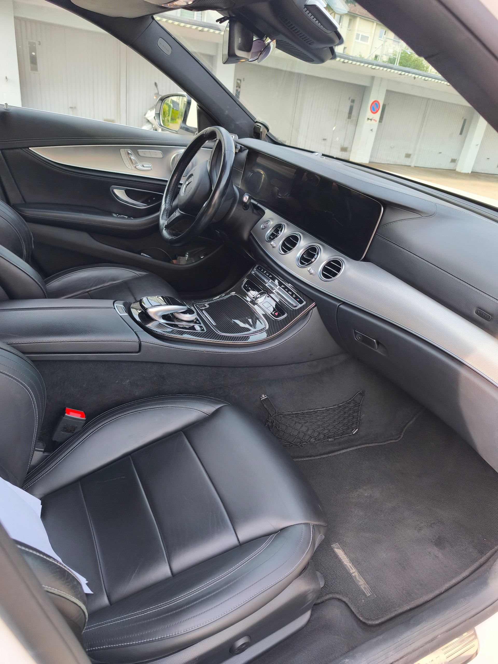 MERCEDES-BENZ E 220 d 9G-Tronic-image-2