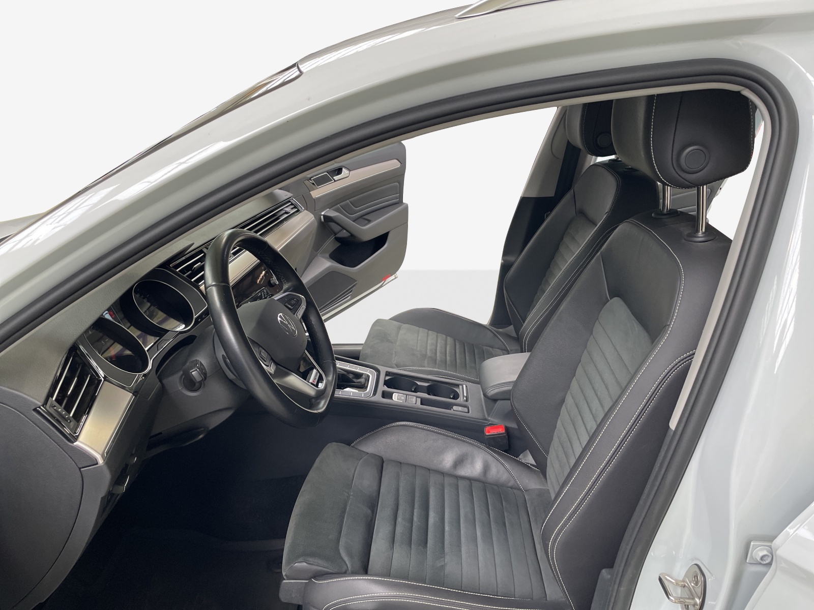 VW Passat 2.0 TDI BMT Elegance 4Motion DSG-image-7