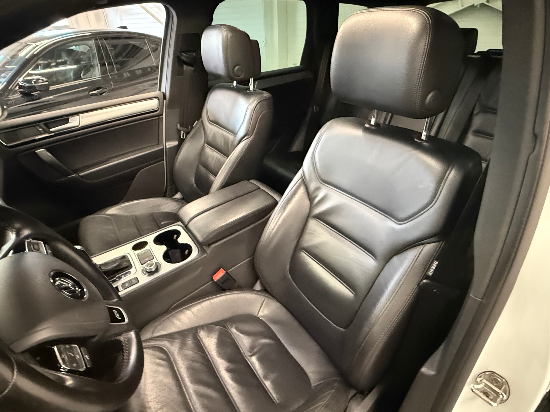 VW Touareg 3.0 TDI RLine BlueMotion Technology Tiptronic-image-10