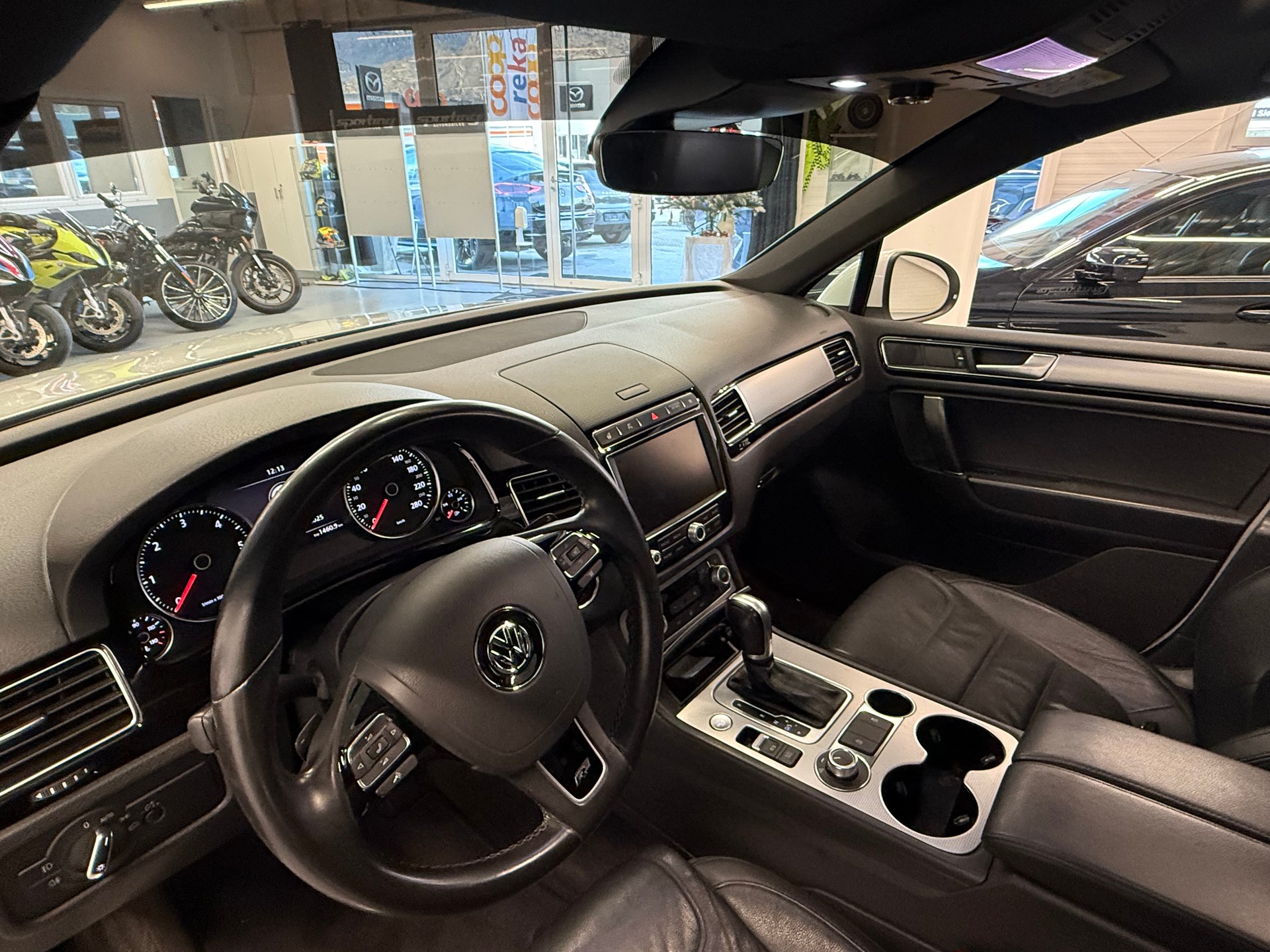 VW Touareg 3.0 TDI RLine BlueMotion Technology Tiptronic-image-14