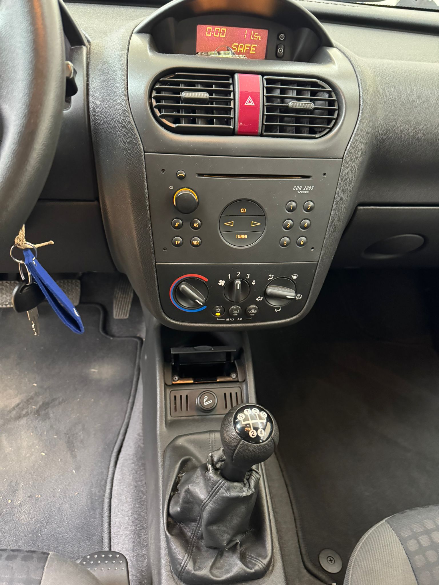 OPEL Corsa 1.2 16V Comfort-image-13
