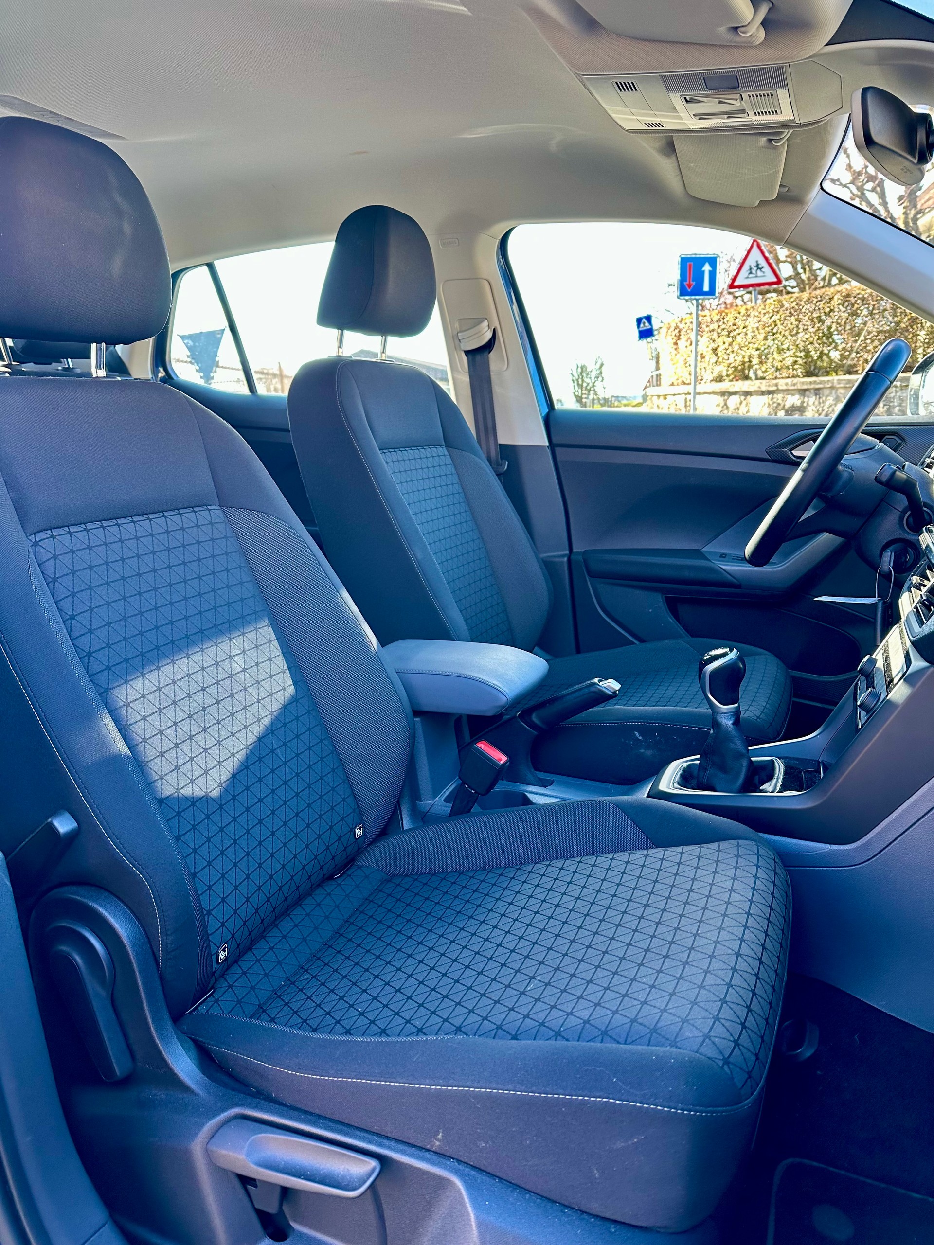 VW T-Cross 1.0 TSI Life-image-13