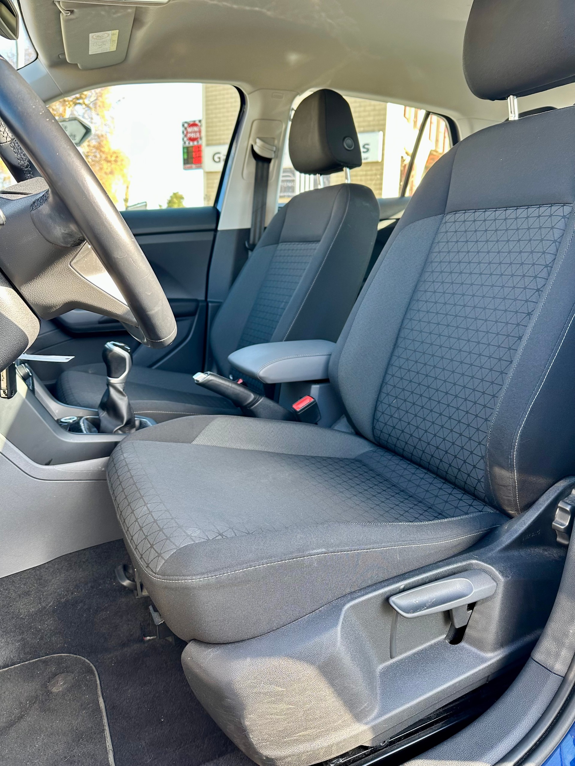 VW T-Cross 1.0 TSI Life-image-11