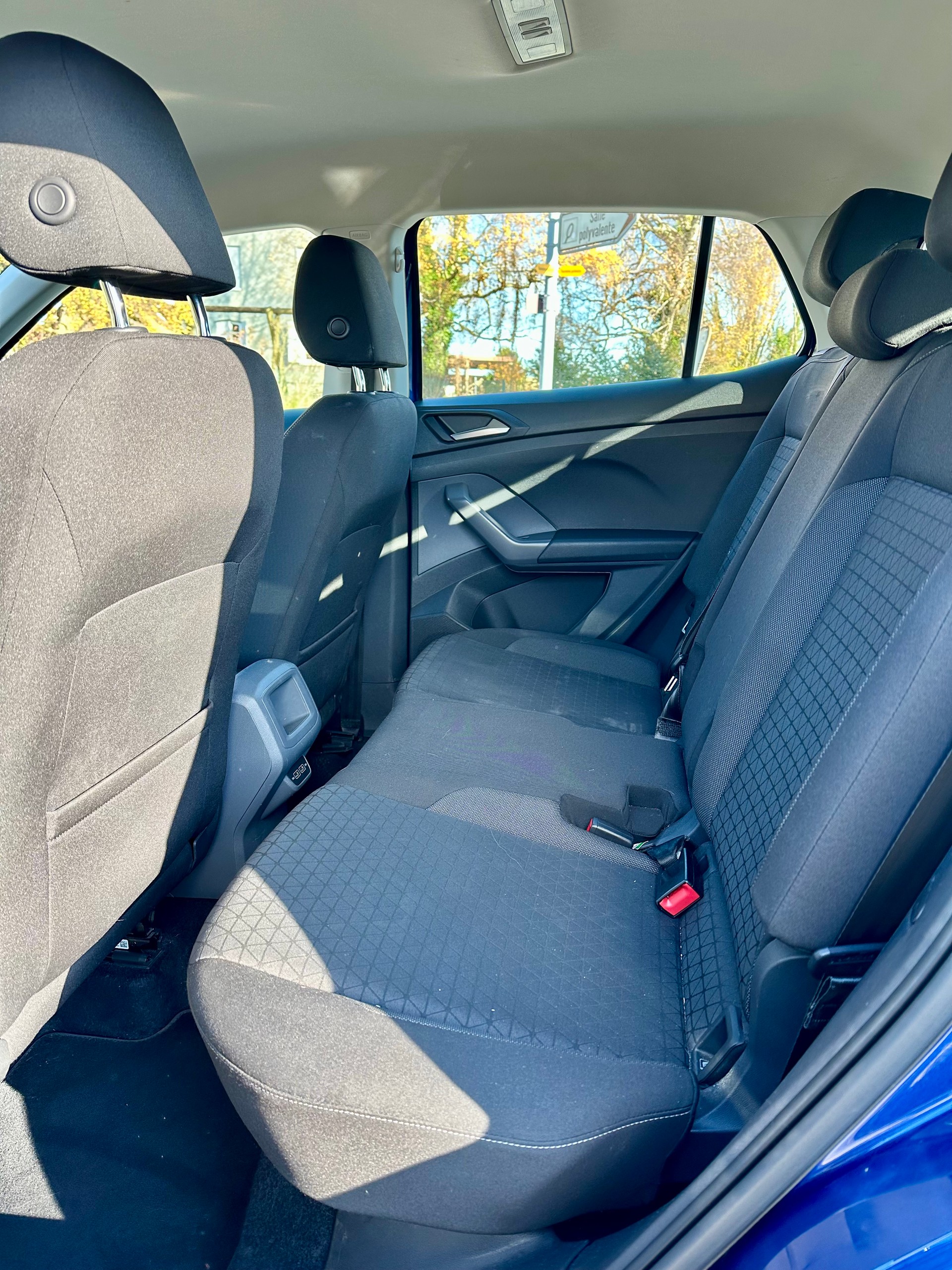 VW T-Cross 1.0 TSI Life-image-12
