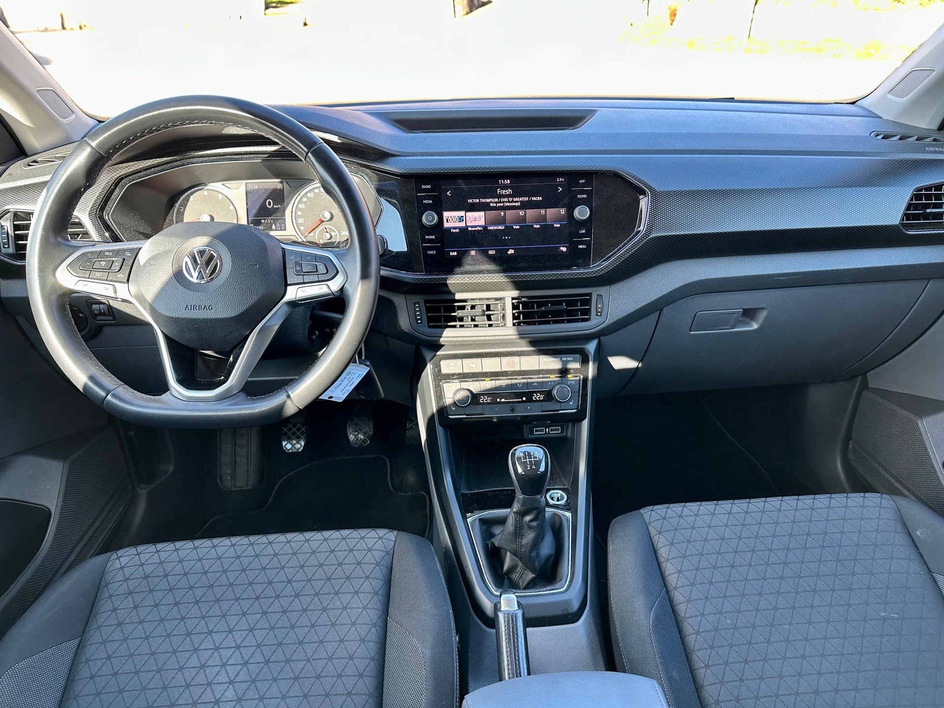 VW T-Cross 1.0 TSI Life-image-8