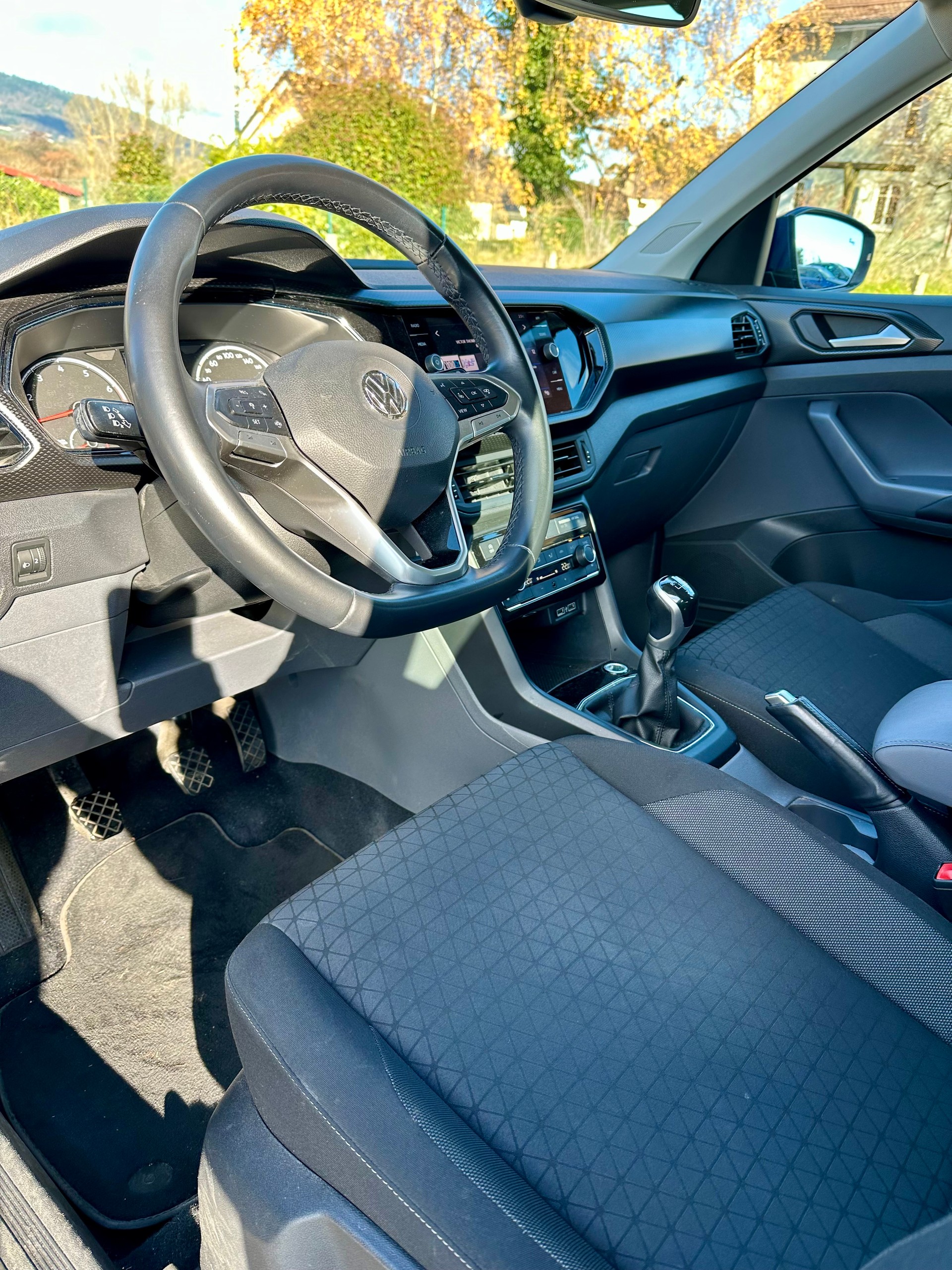 VW T-Cross 1.0 TSI Life-image-9